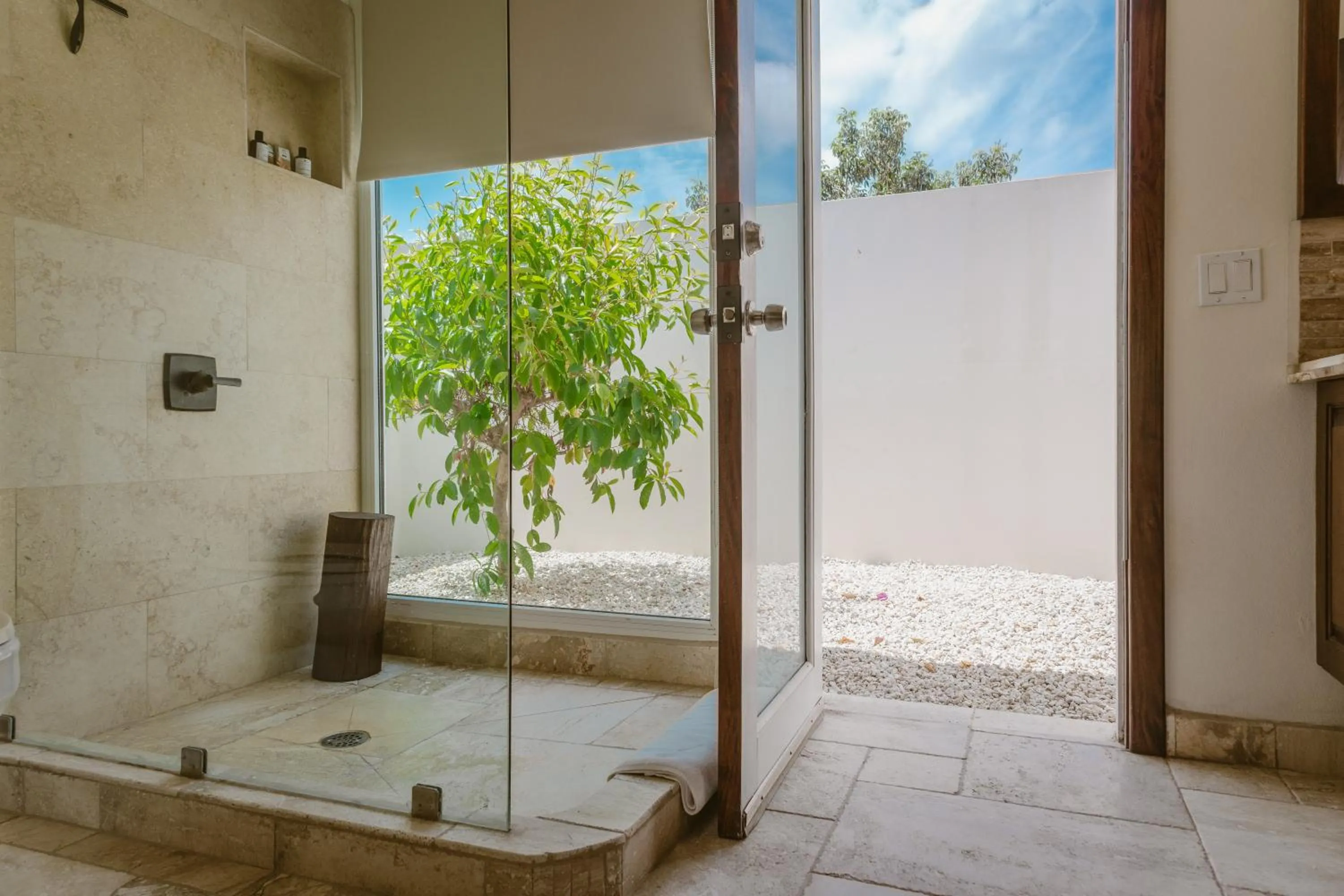 Shower in The Lodge at Jaguar Reef
