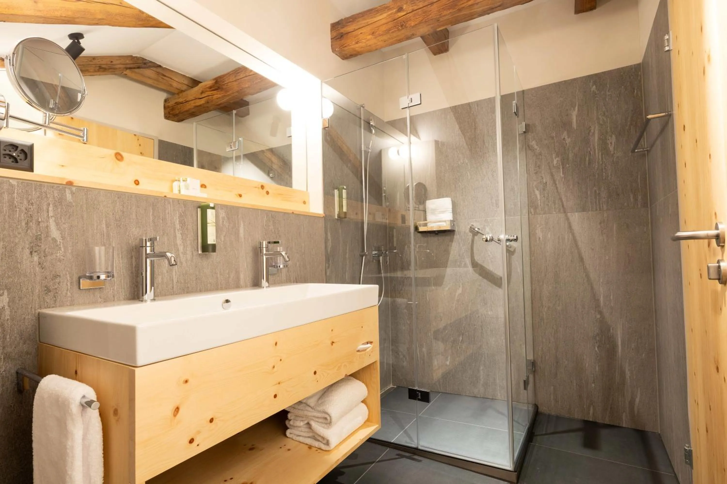 Shower in Hotel Stern Chur