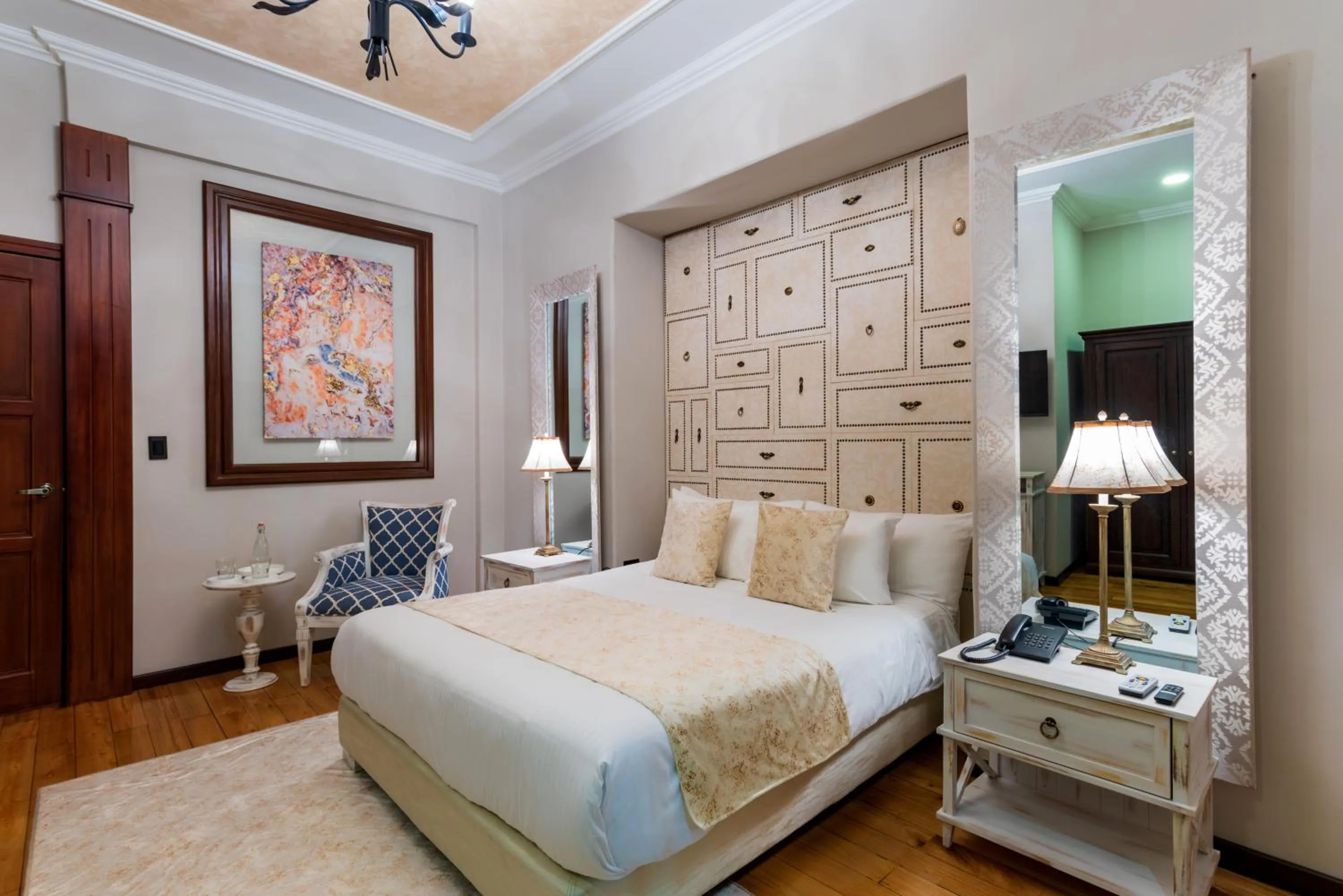 Bed in Hotel La Cofradía Pub-House