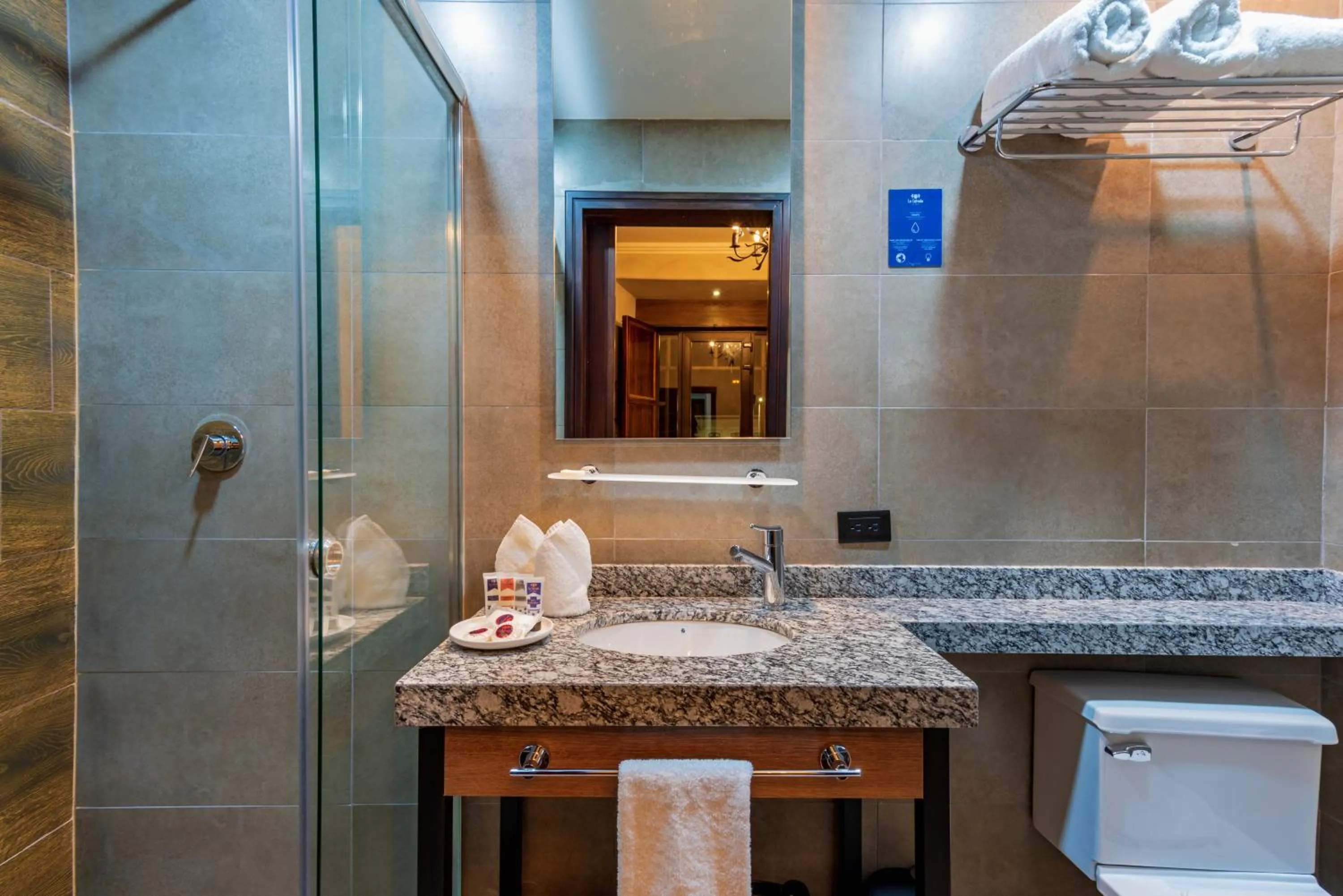 Bathroom in Hotel La Cofradía Pub-House