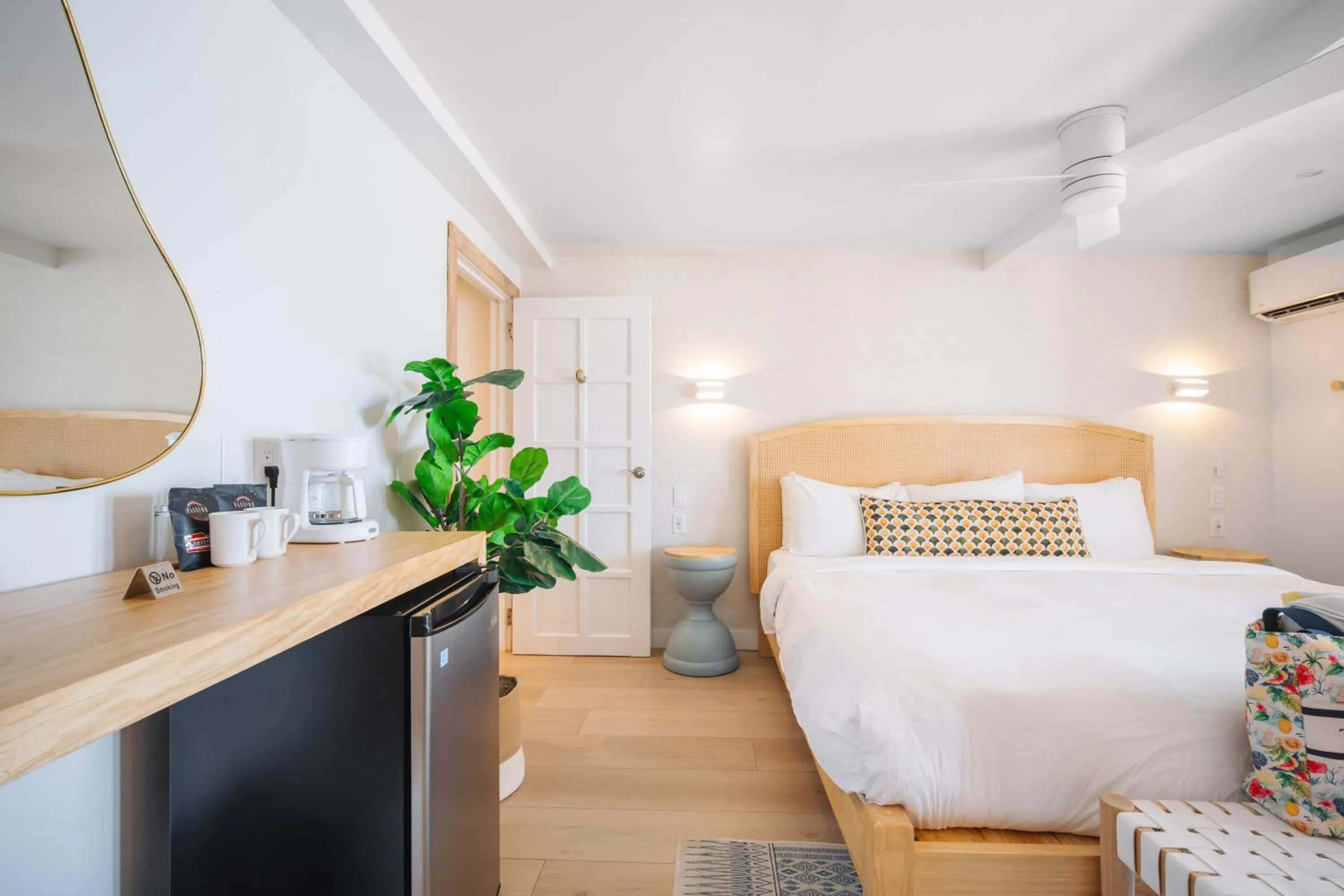 Bedroom, Bed in The Beach House Boutique Hotel