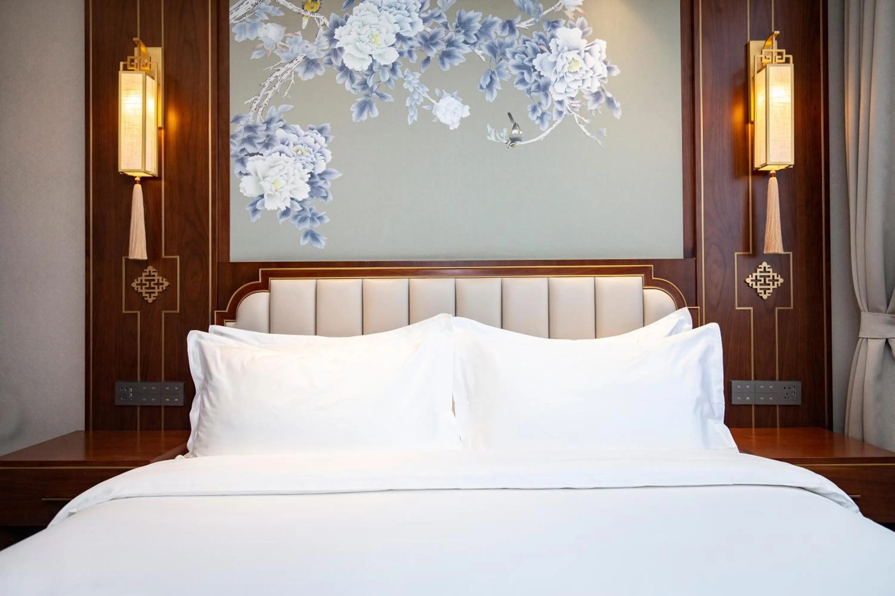 Bed in Pierr Palace Hotel (Beijing Nanluo Guxiang)