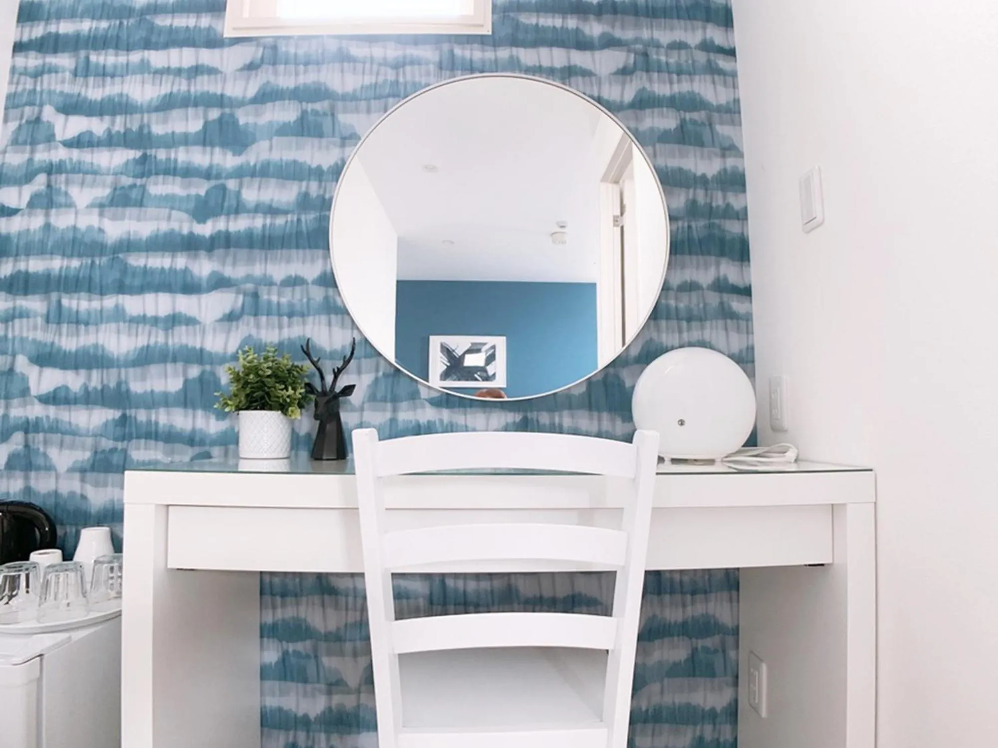 Bar & Hotel Colors MIYAJIMA