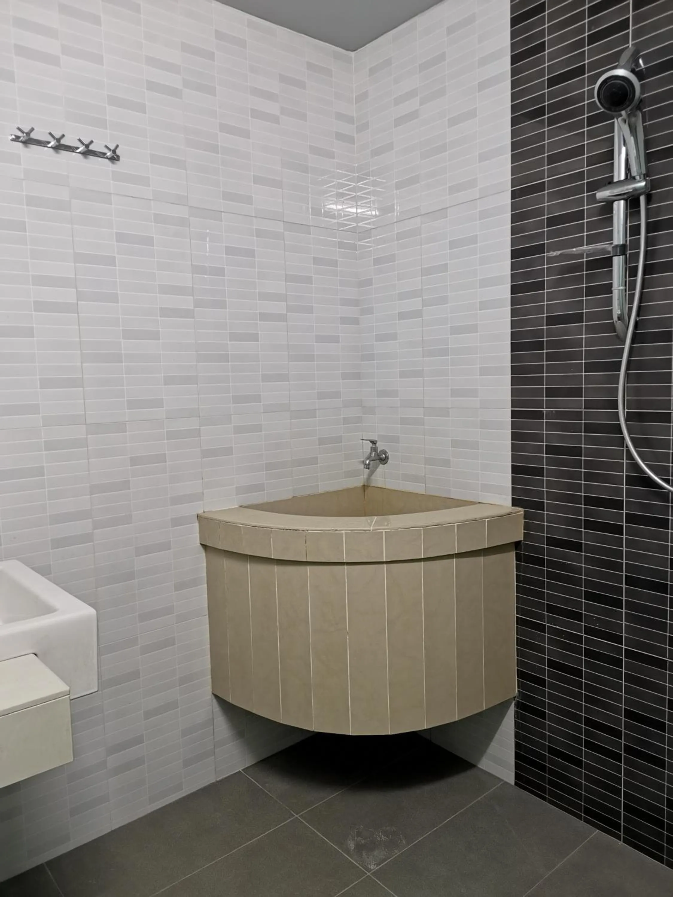 Bathroom in G Fortune Guest House Victoria Green