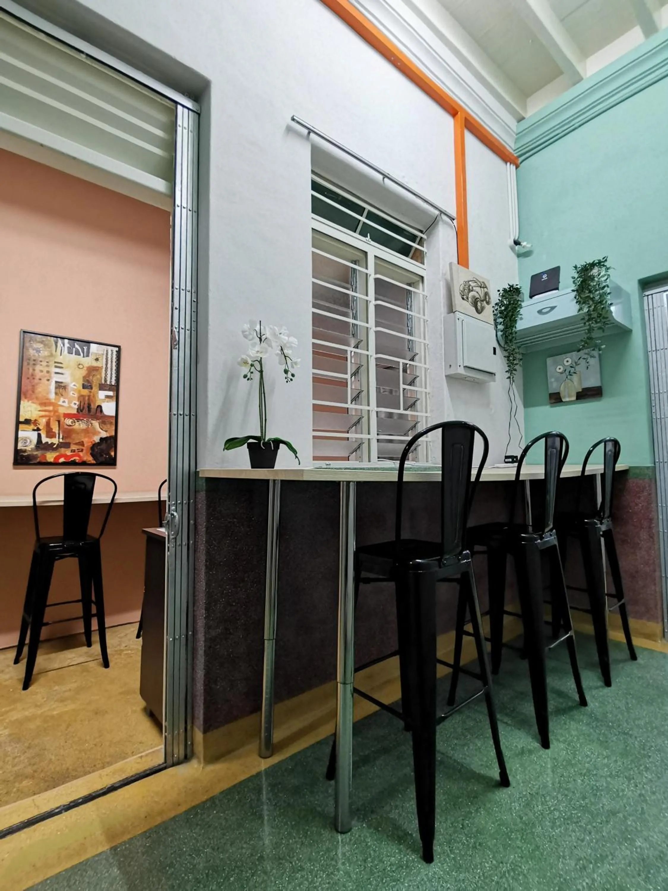 Dining area in G Fortune Guest House Victoria Green