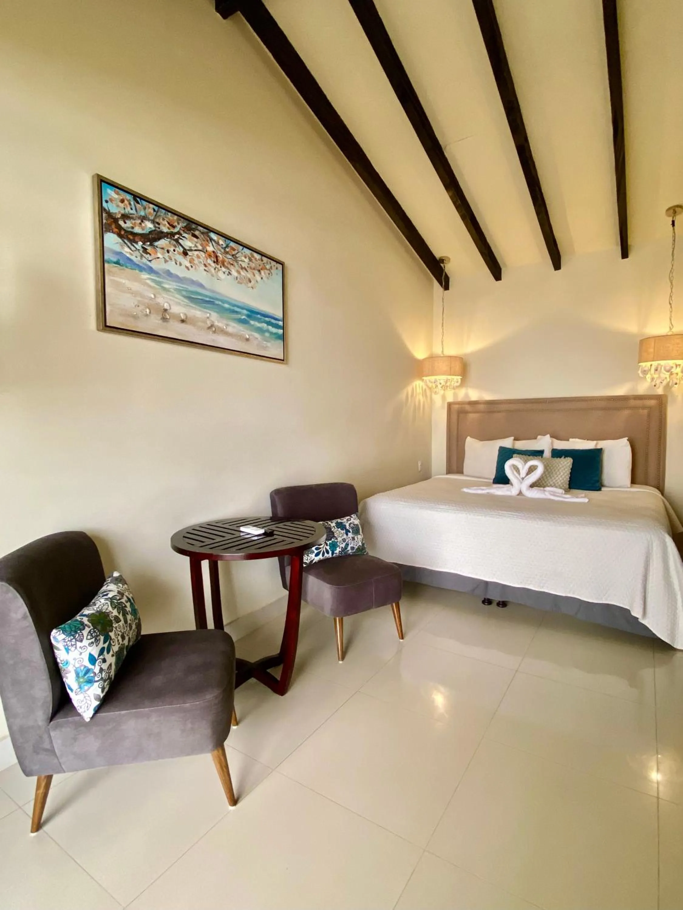 Photo of the whole room, Bed in Vista Las Olas Resort