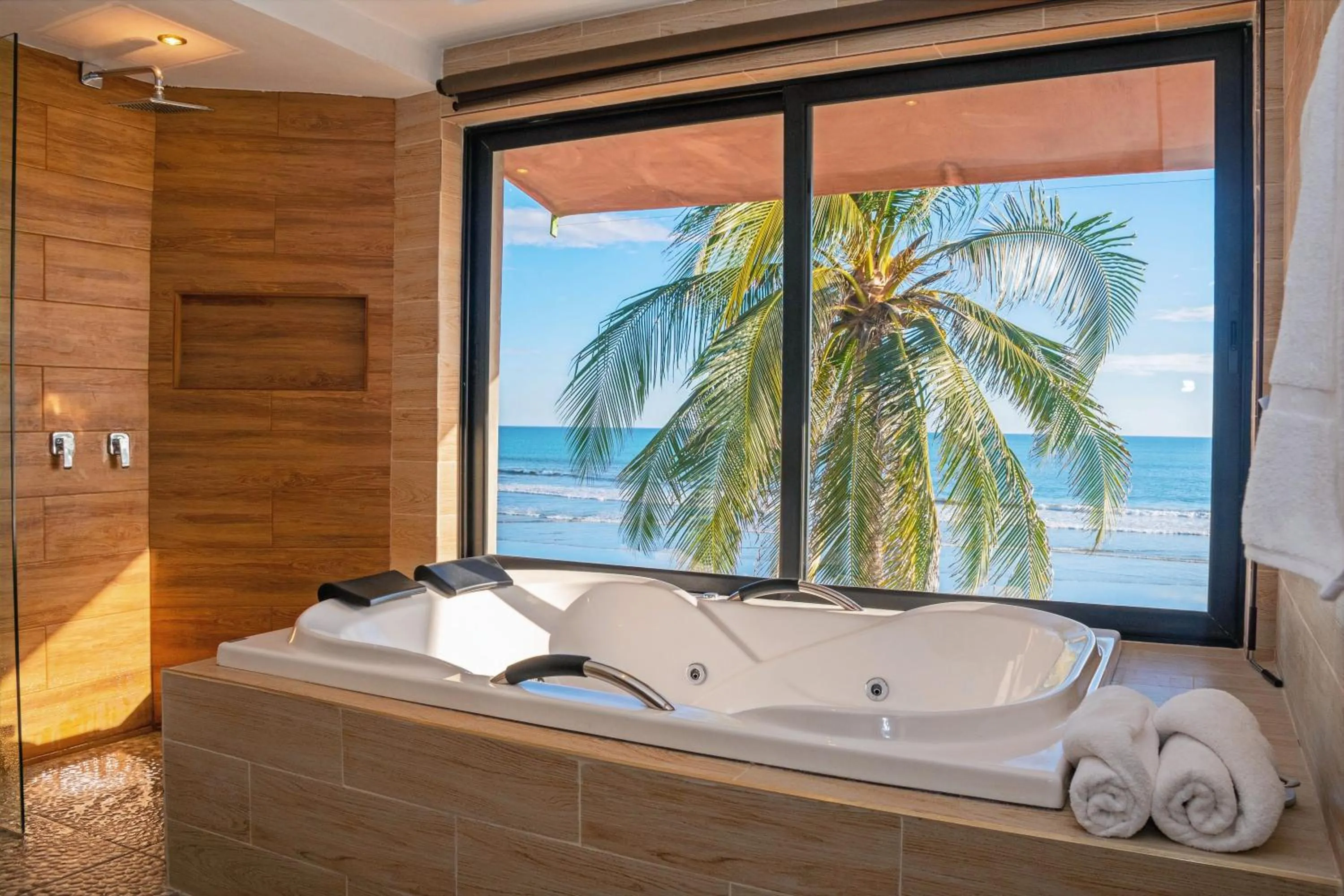 Vista Las Olas Resort