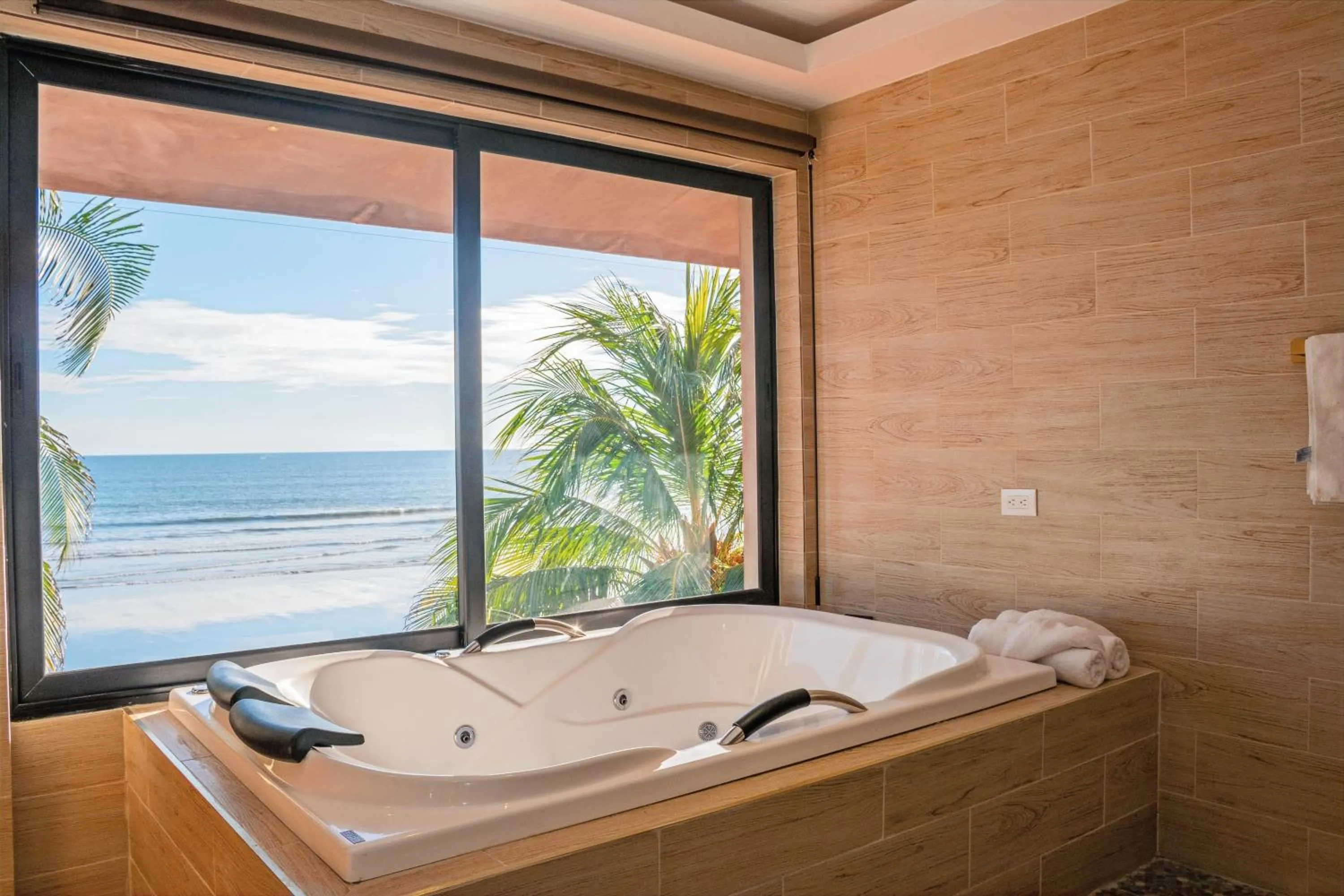 Vista Las Olas Resort