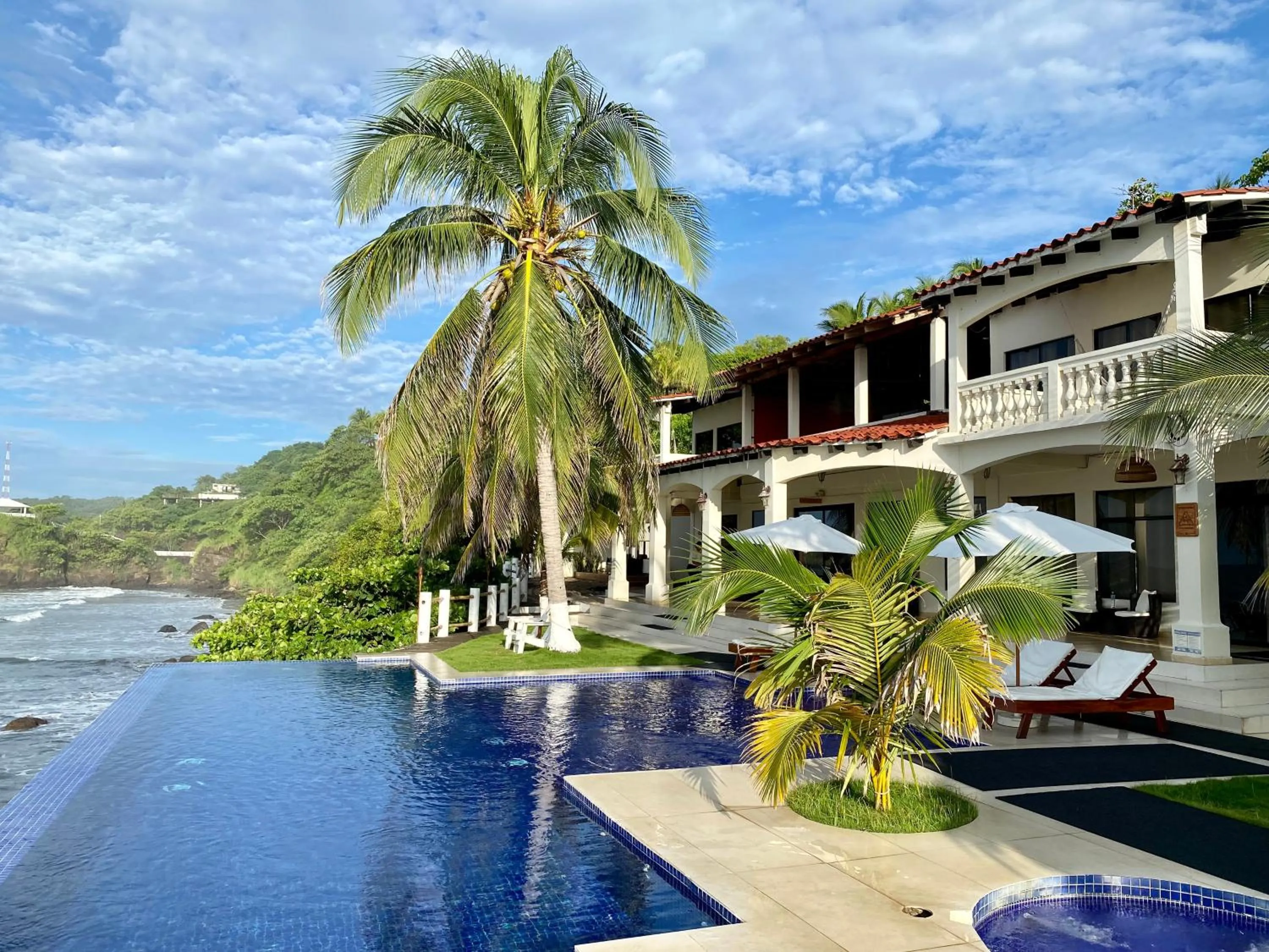 Property building in Vista Las Olas Resort