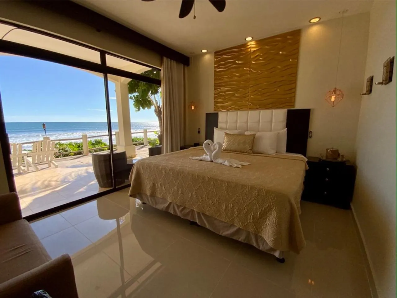 Bed in Vista Las Olas Resort