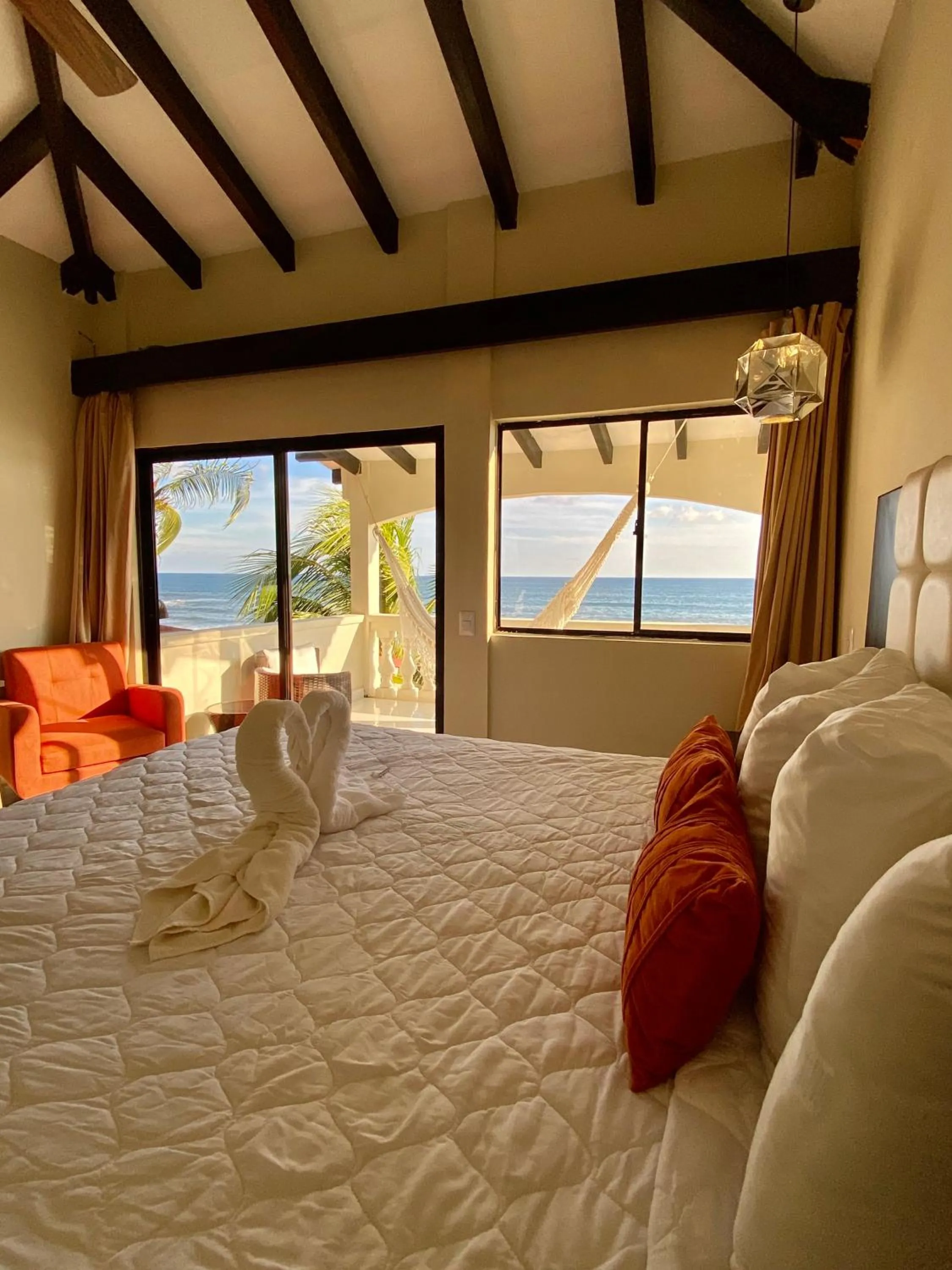 Bed in Vista Las Olas Resort