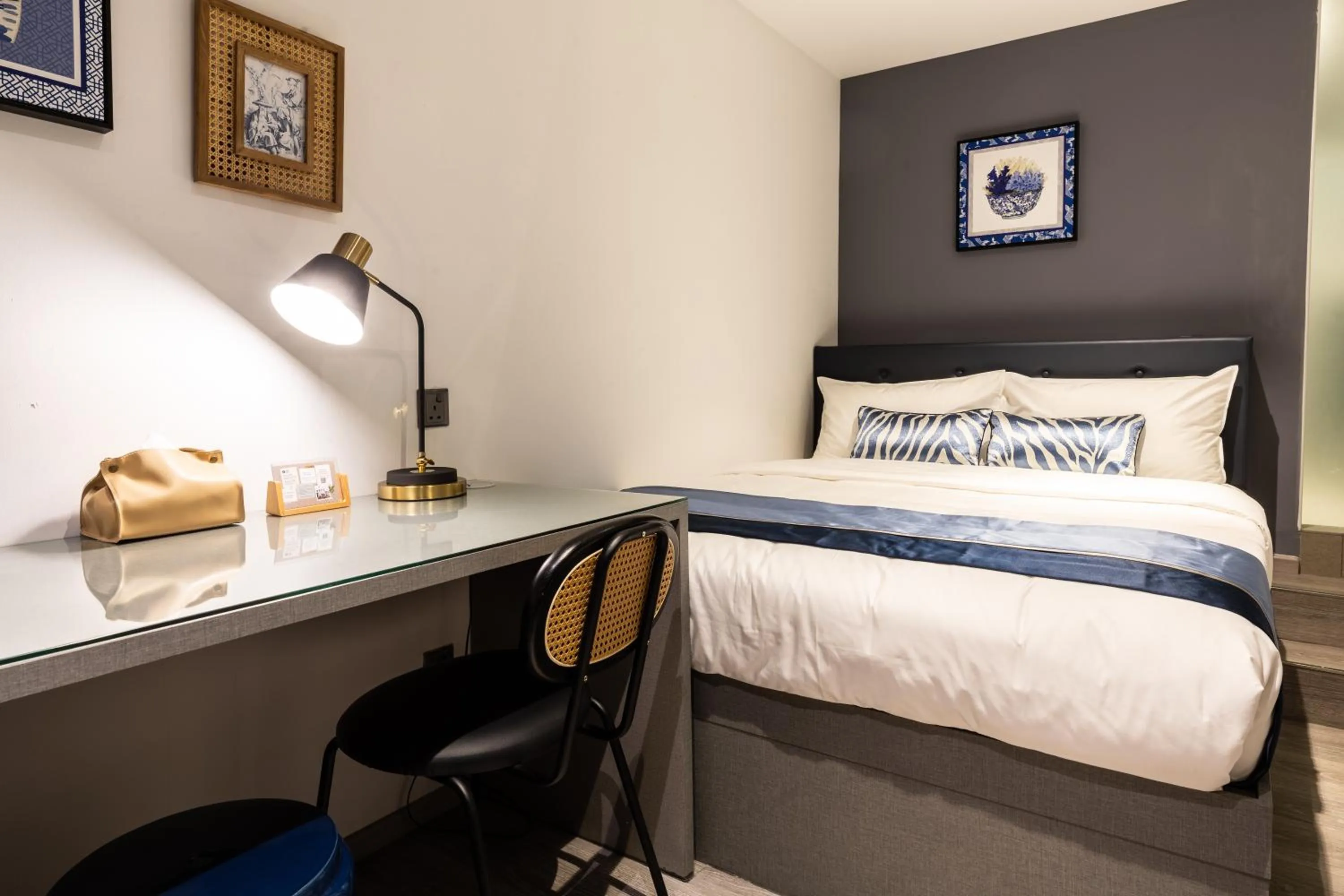 Bedroom, Bed in Heritage Collection on Boat Quay - Quayside Wing - Mobile App Check-In