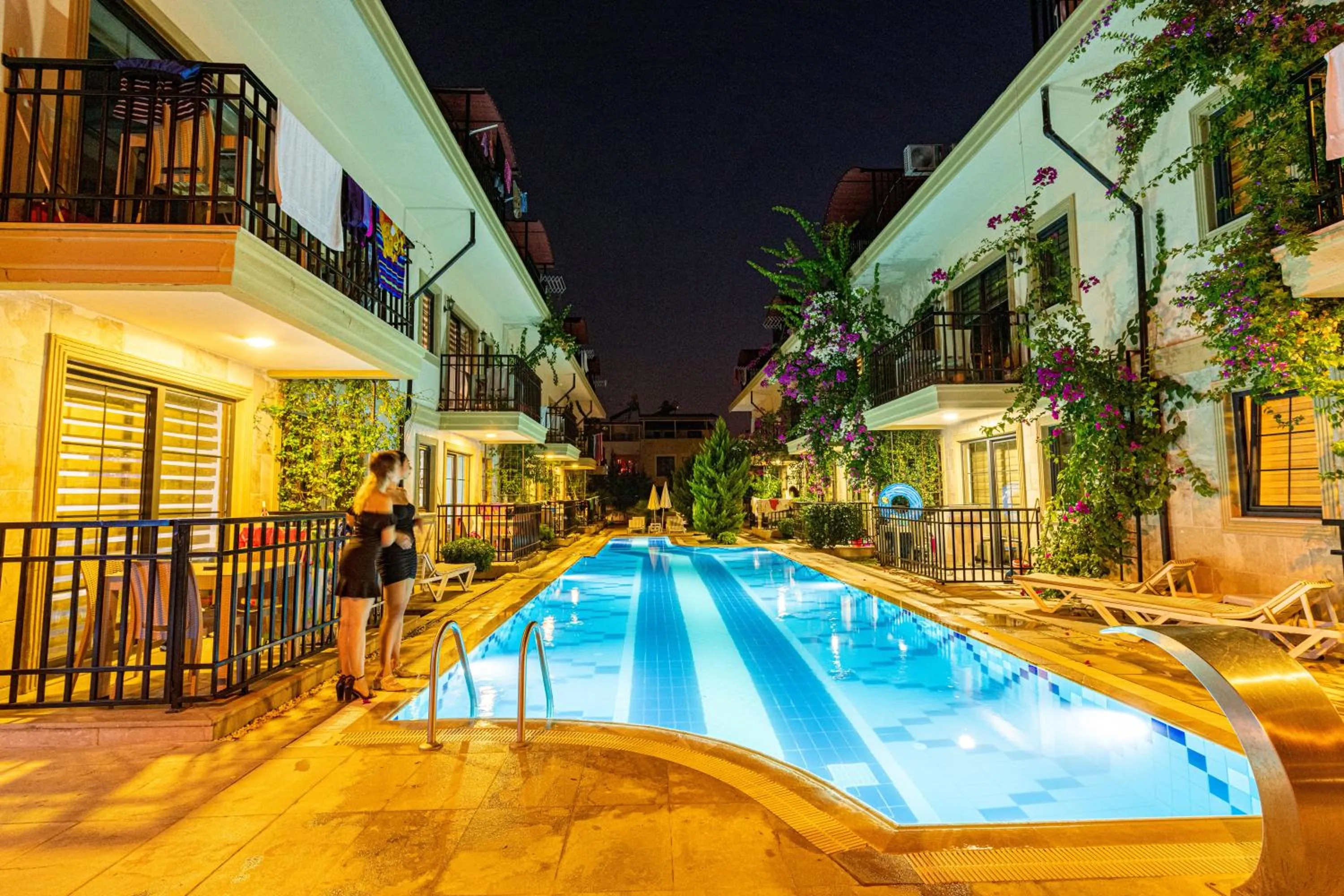 Night in Yaşam Park Apart Hotel - Fethiye Calis Beach