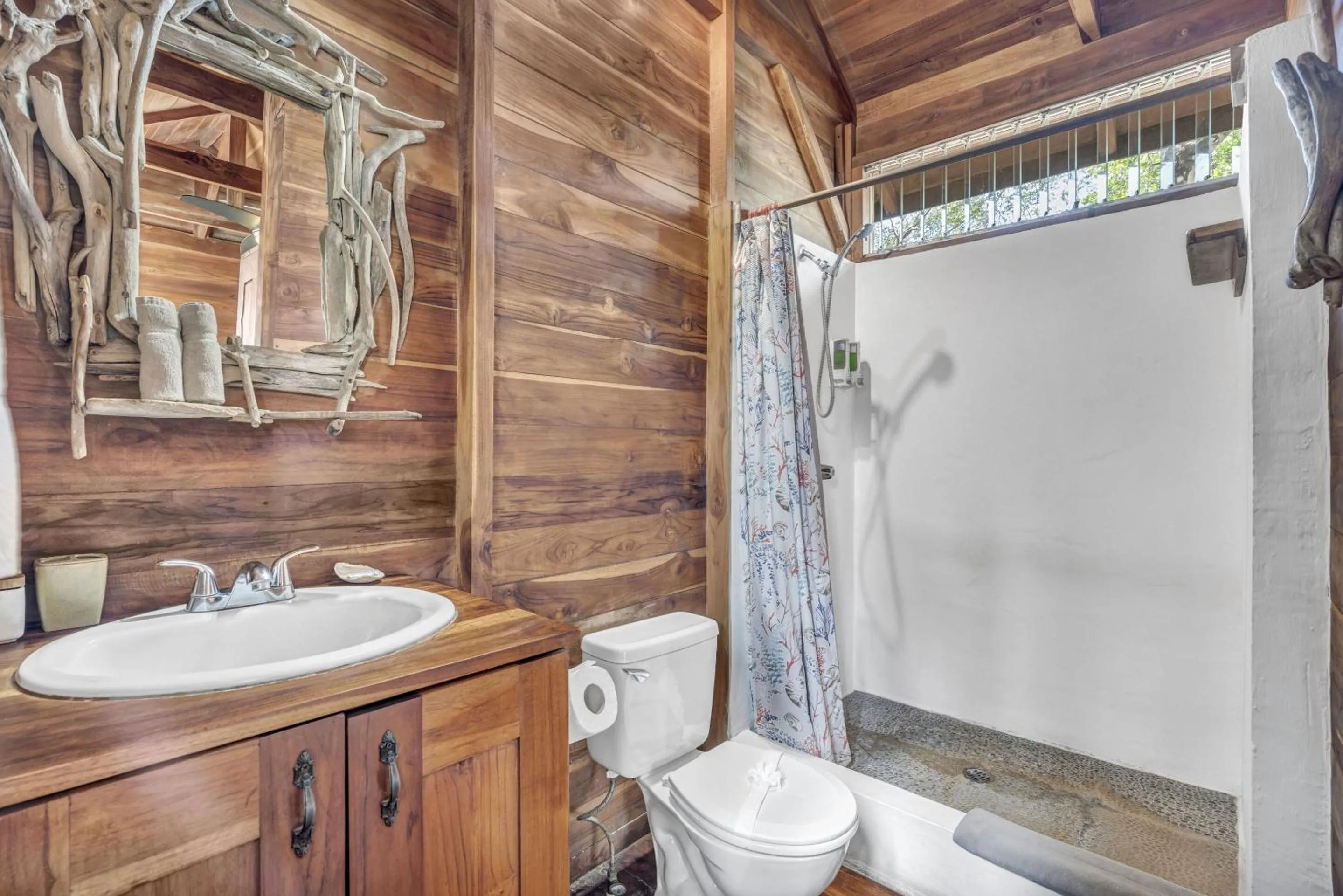 Bathroom in The Beach Bungalows Tamarindo- Adults Only