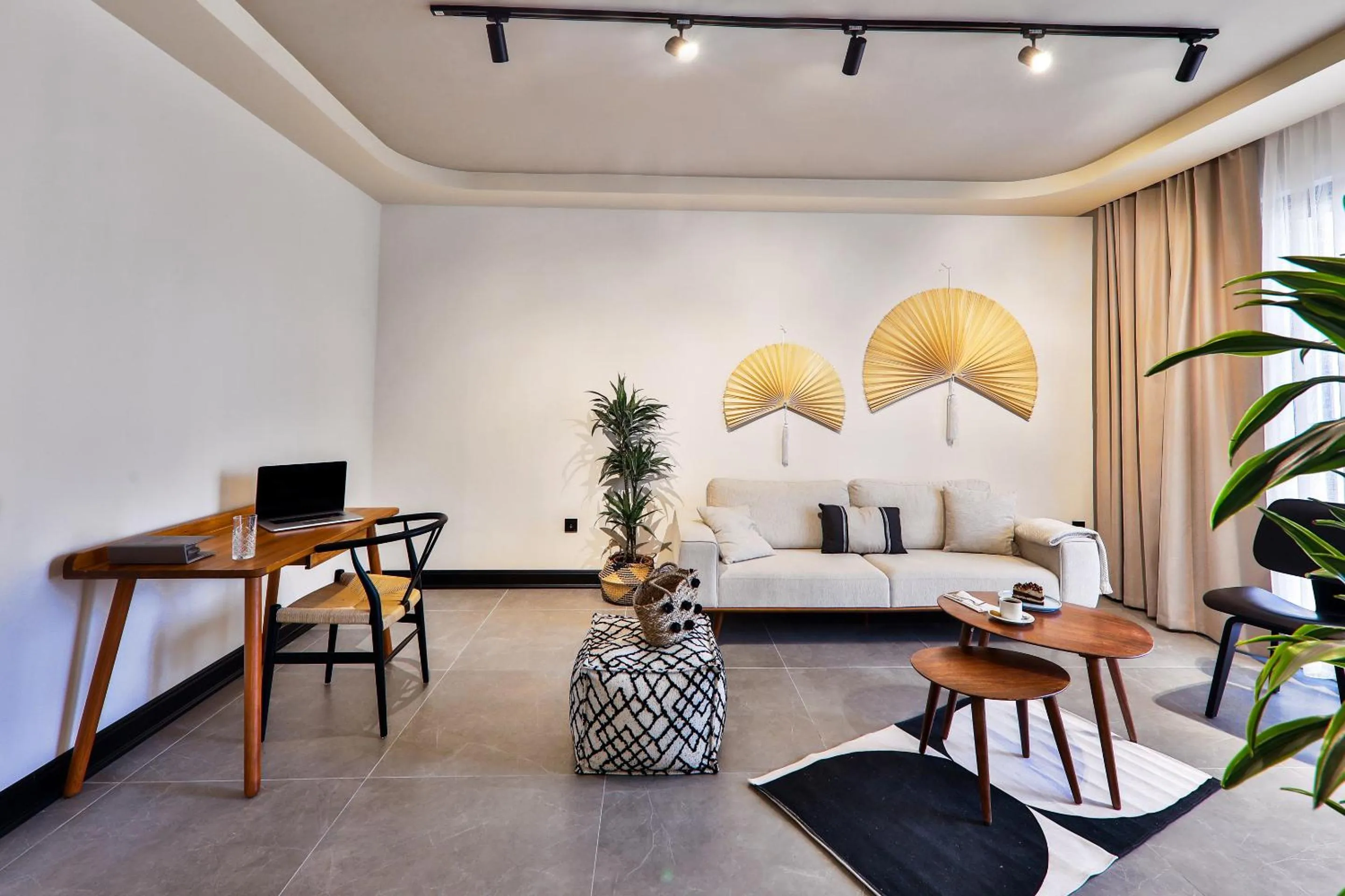 Living room, Bed in Luff Suites