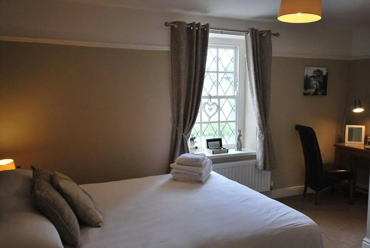 Bedroom, Bed in the punchbowl hotel