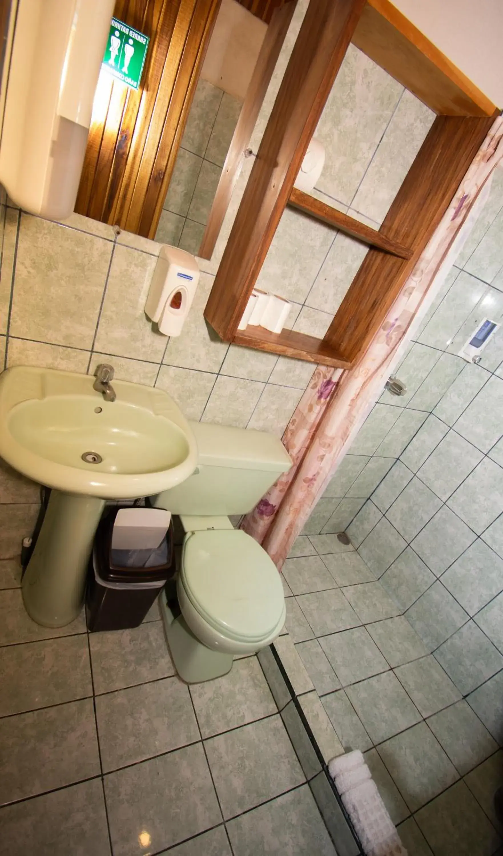 Double Room with Private Bathroom in Cabinas Eddy B&B Double Room with Private Bathroom in Cabinas Eddy B&B