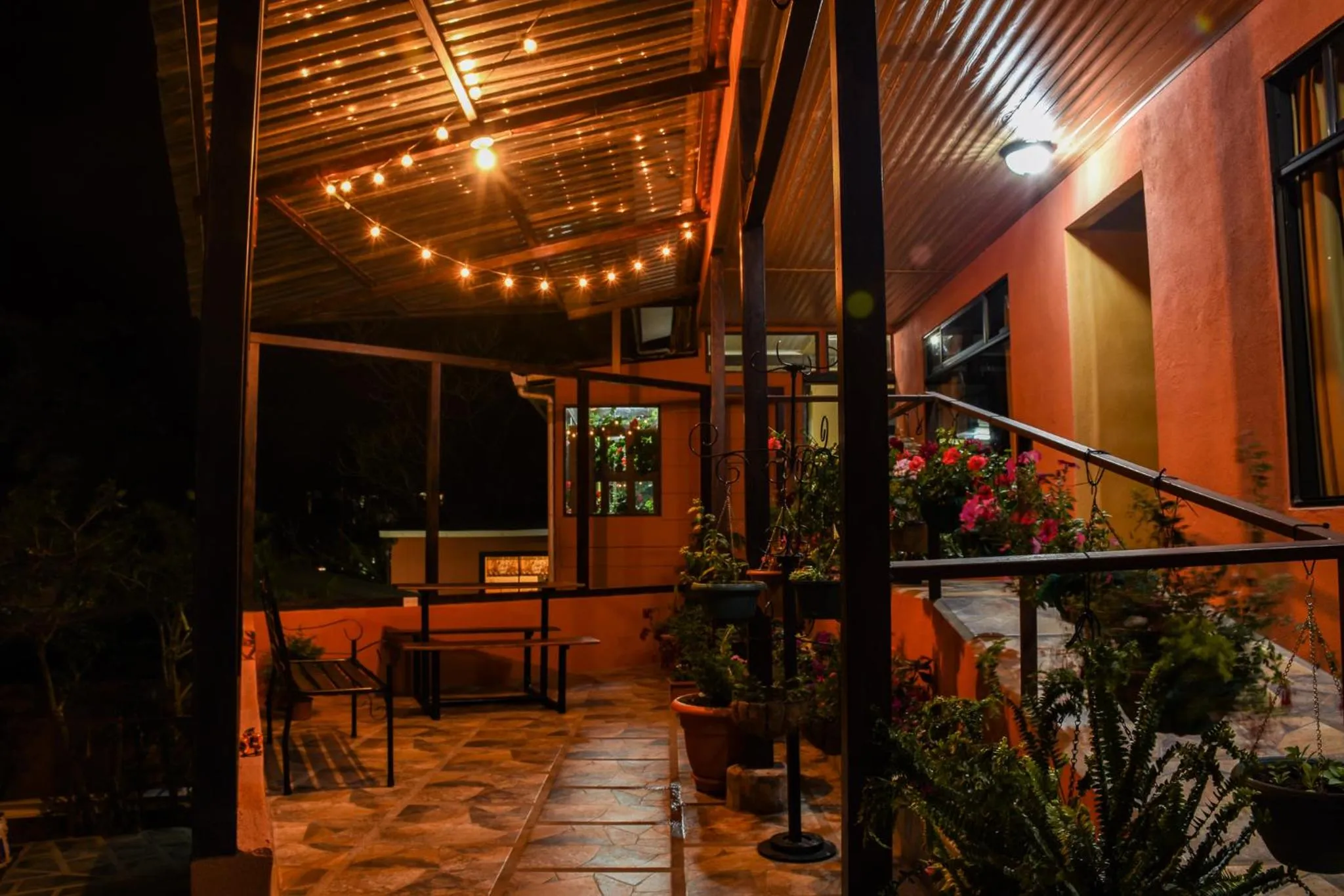 Patio in Cabinas Eddy B&B