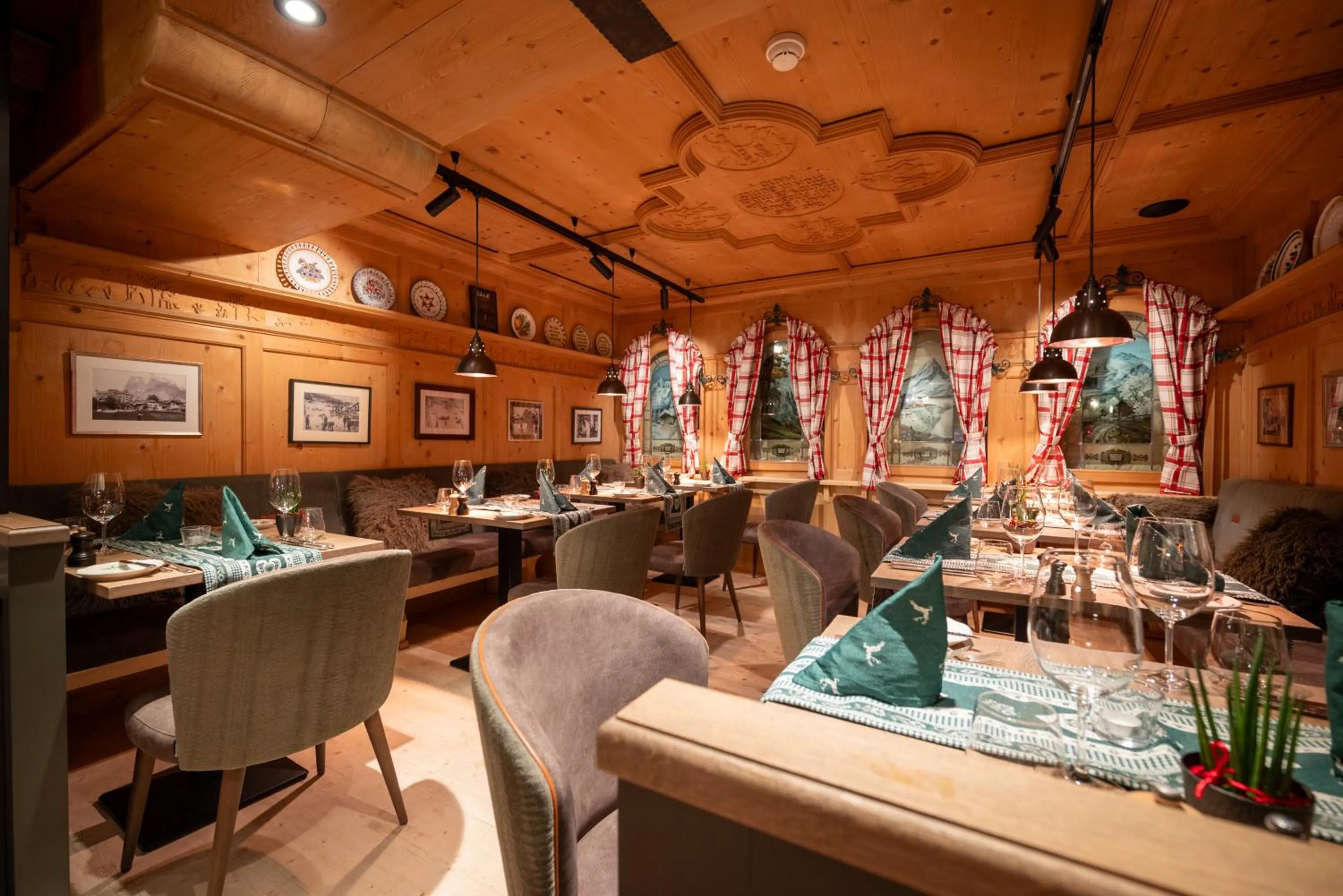 Restaurant/places to eat in Romantik Hotel Schweizerhof