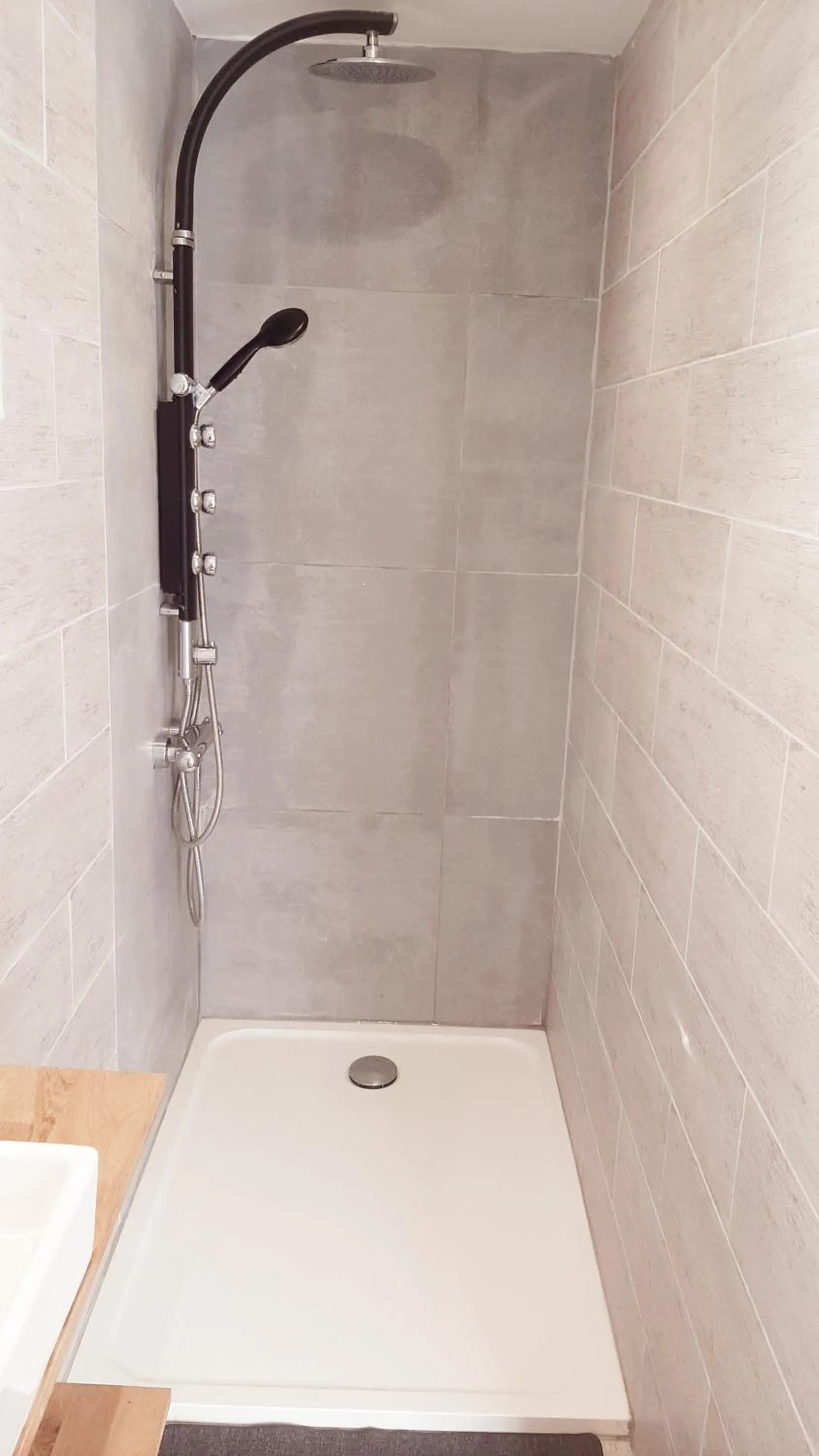 Bathroom in Allegria Nimes Chambre Deluxe Spa