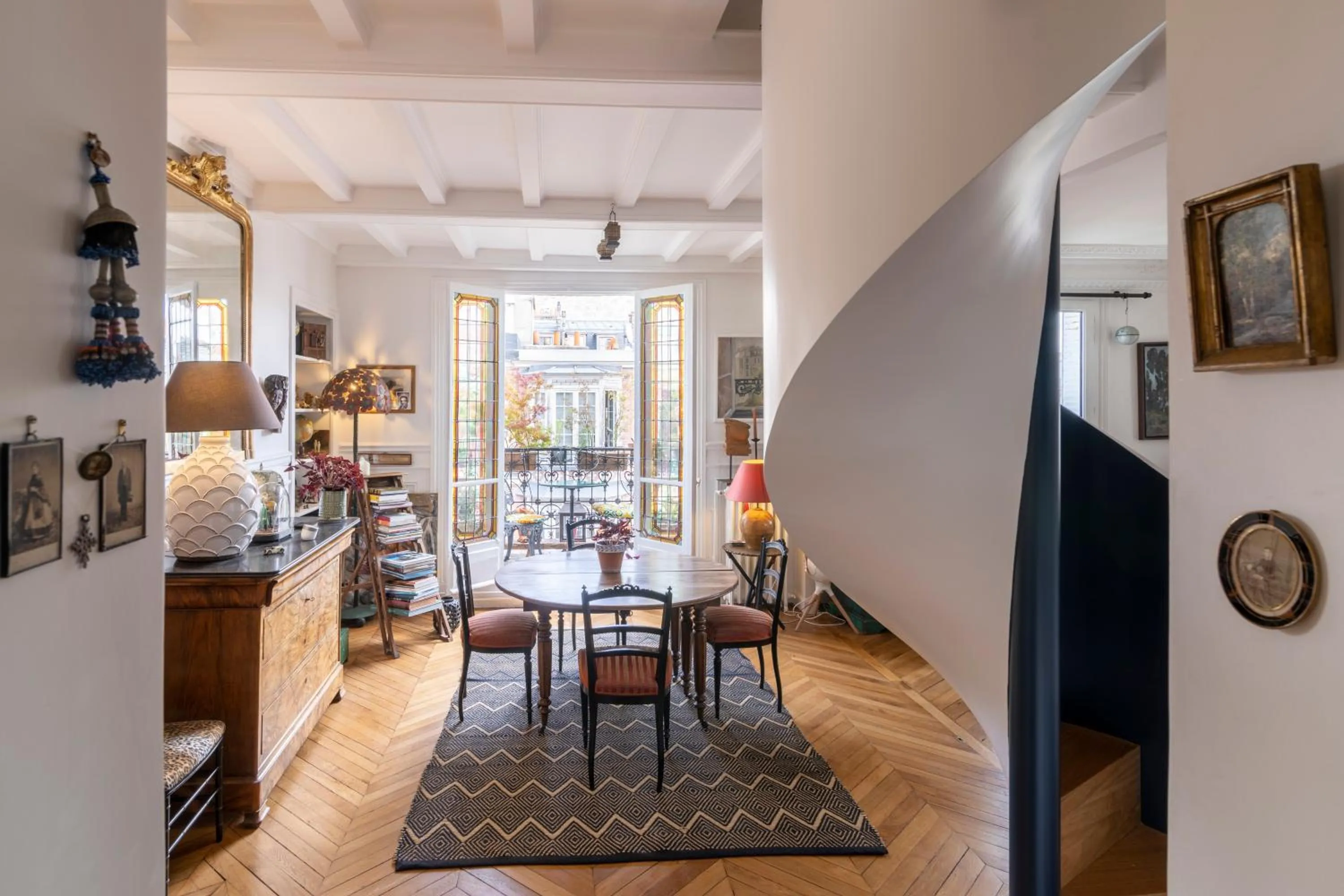 Patio in MaisondesChaumes-Paris