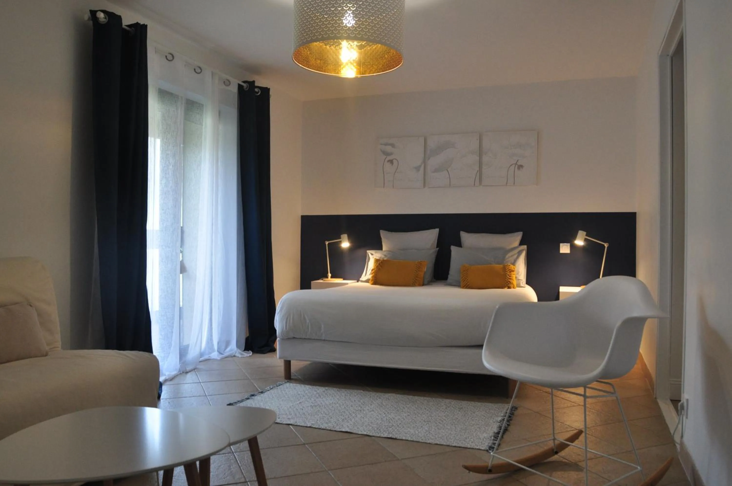 Bedroom, Bed in Chambre d'hôtes A la clé des champs Varen