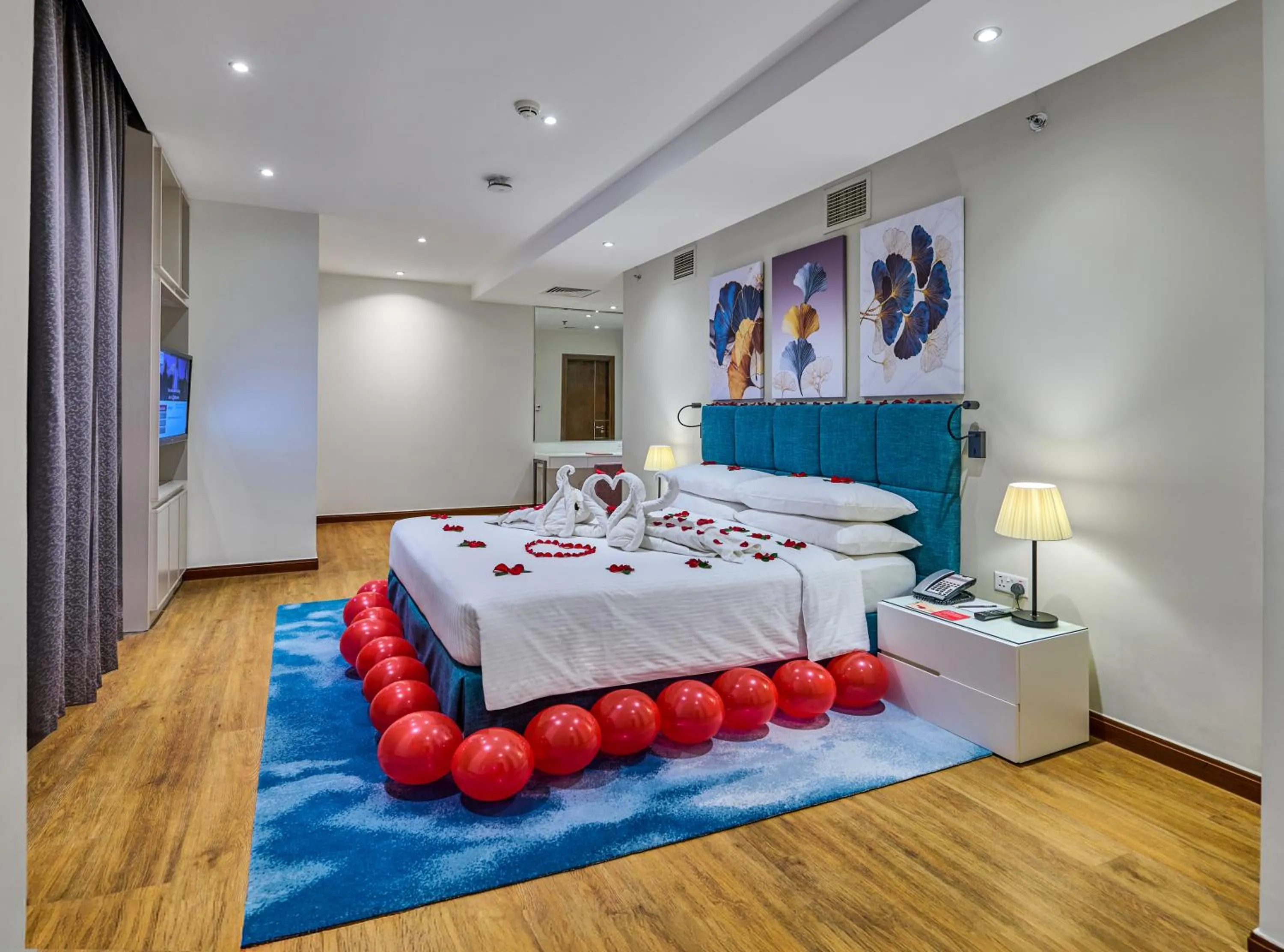 Bedroom, Bed in Ramada Hotel, Suites and Apartments by Wyndham Dubai JBR