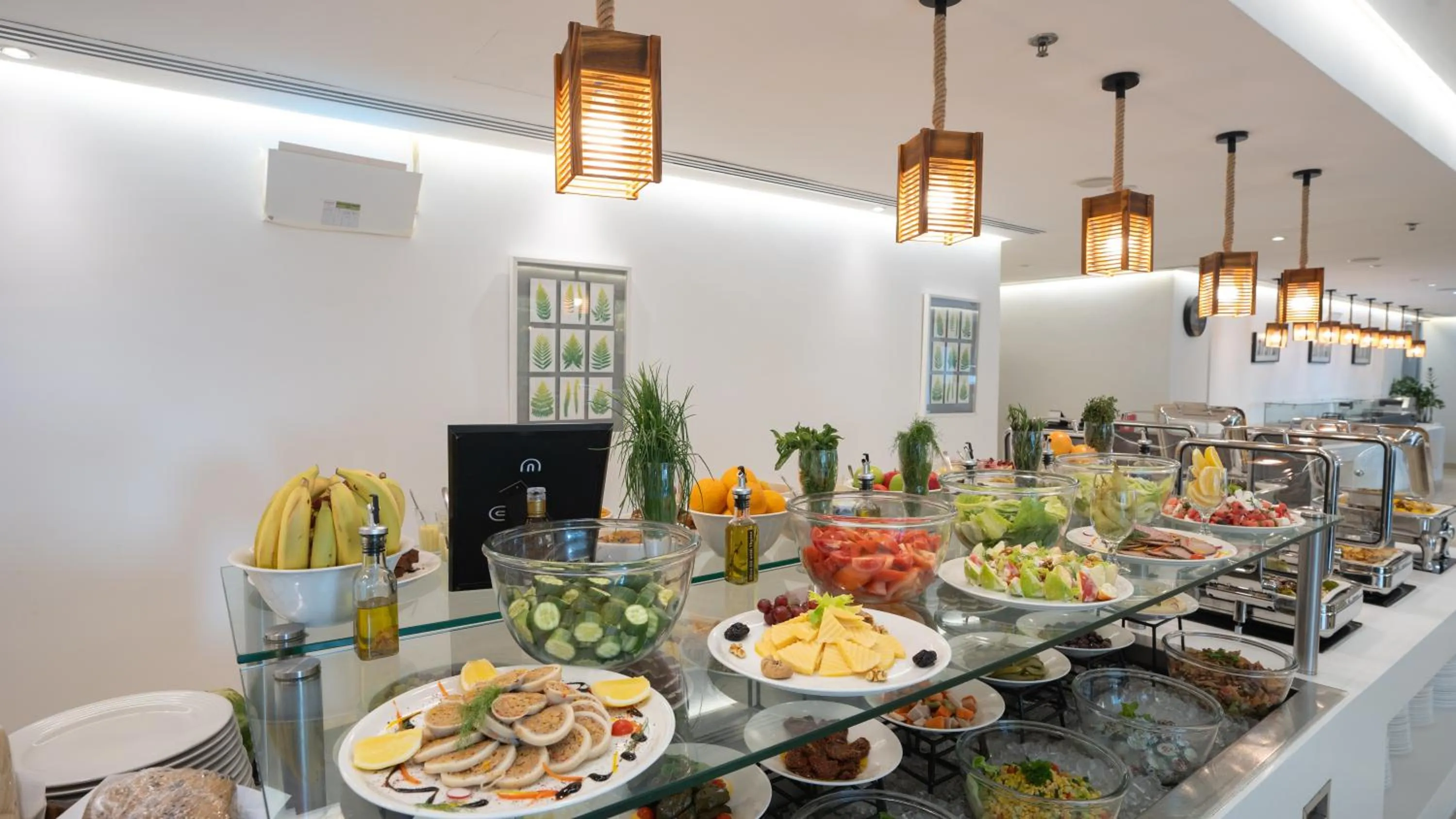 Restaurant/places to eat in Ramada Hotel, Suites and Apartments by Wyndham Dubai JBR
