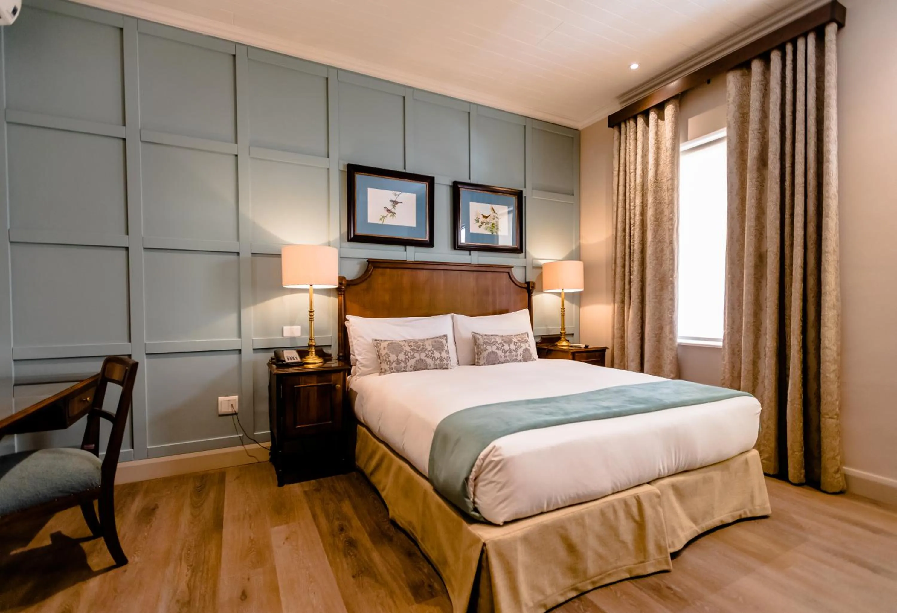 Bedroom, Bed in Gold Reef City Theme Park Hotel