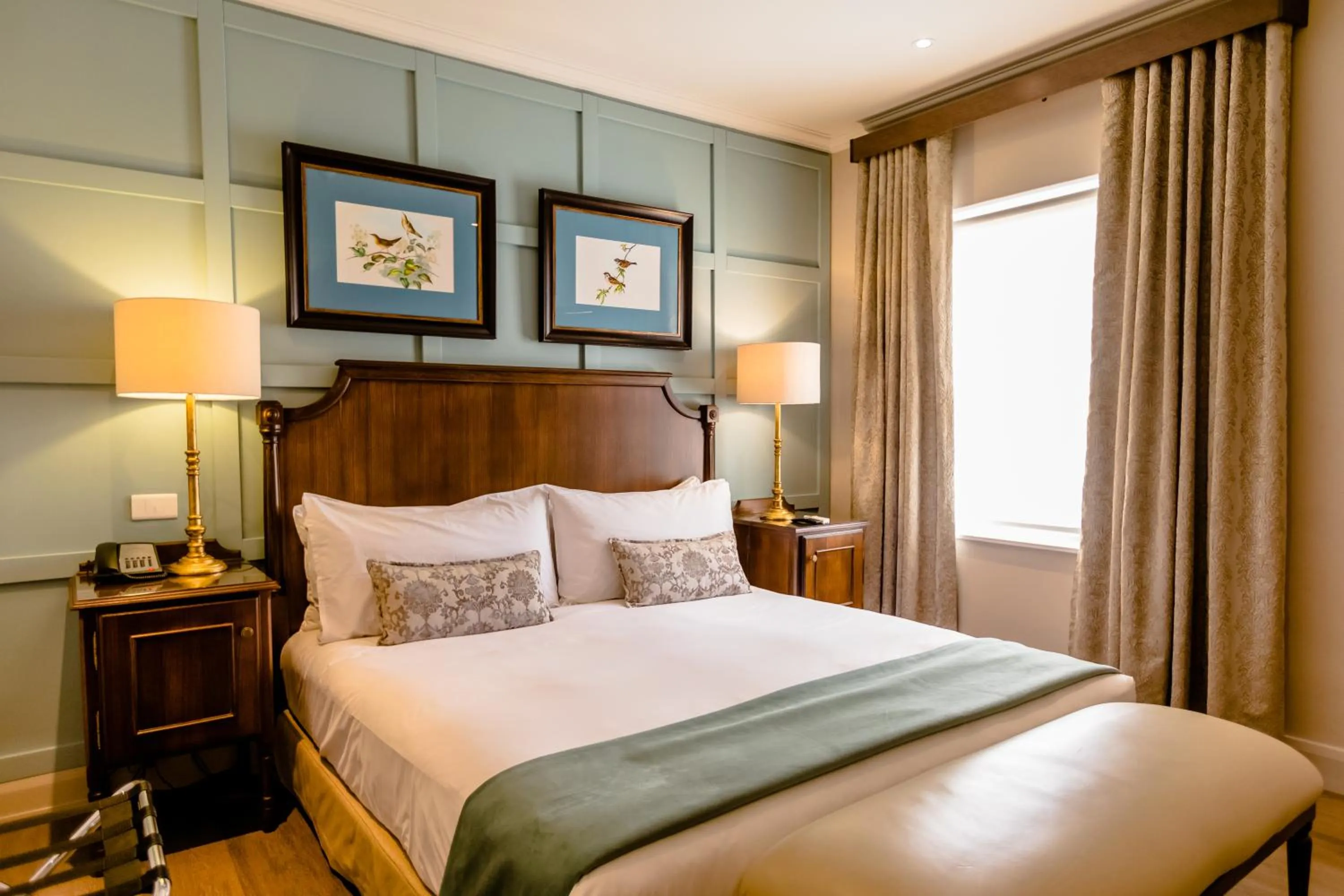 Bedroom, Bed in Gold Reef City Theme Park Hotel