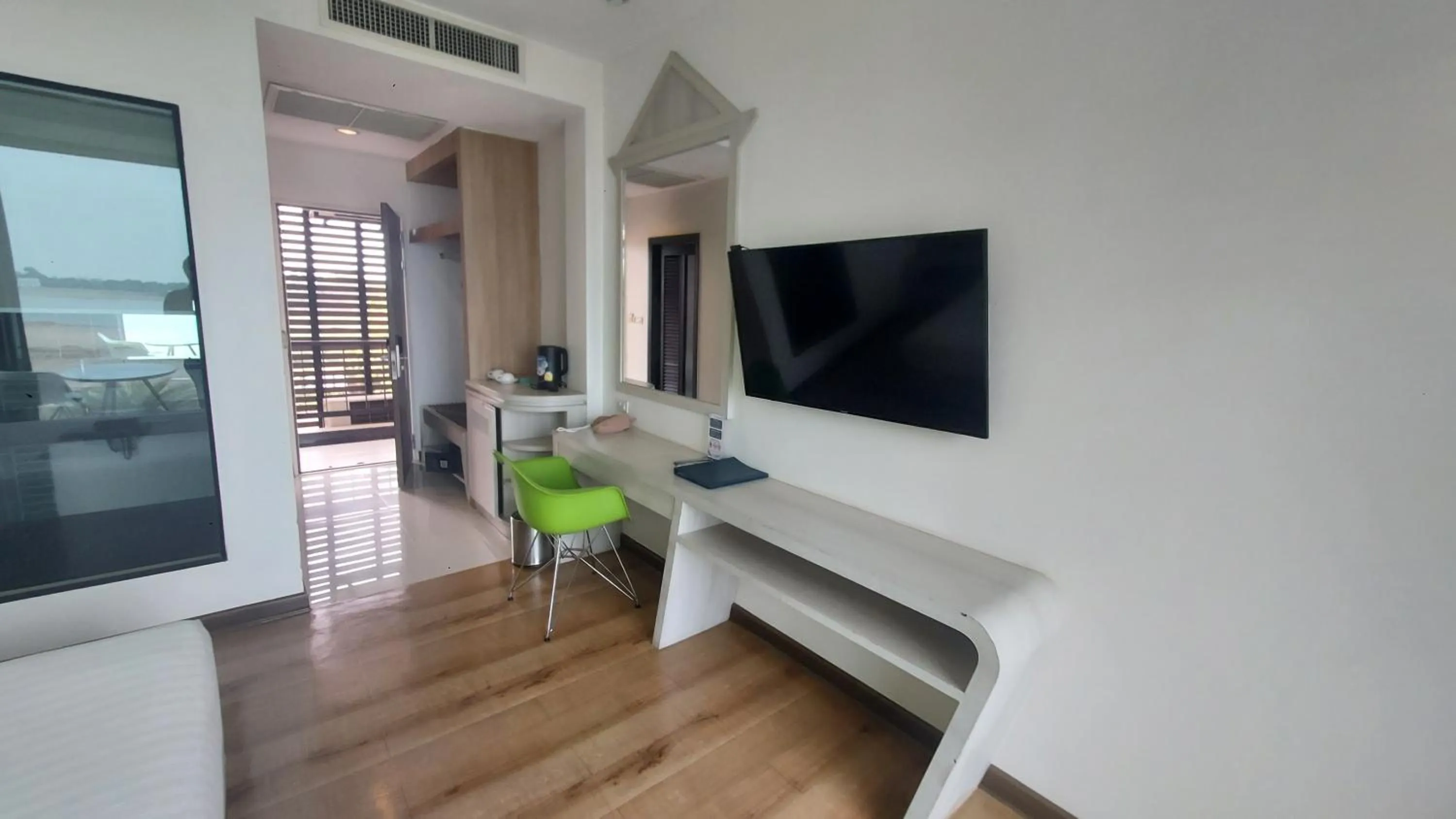 TV and multimedia in The River Hotel