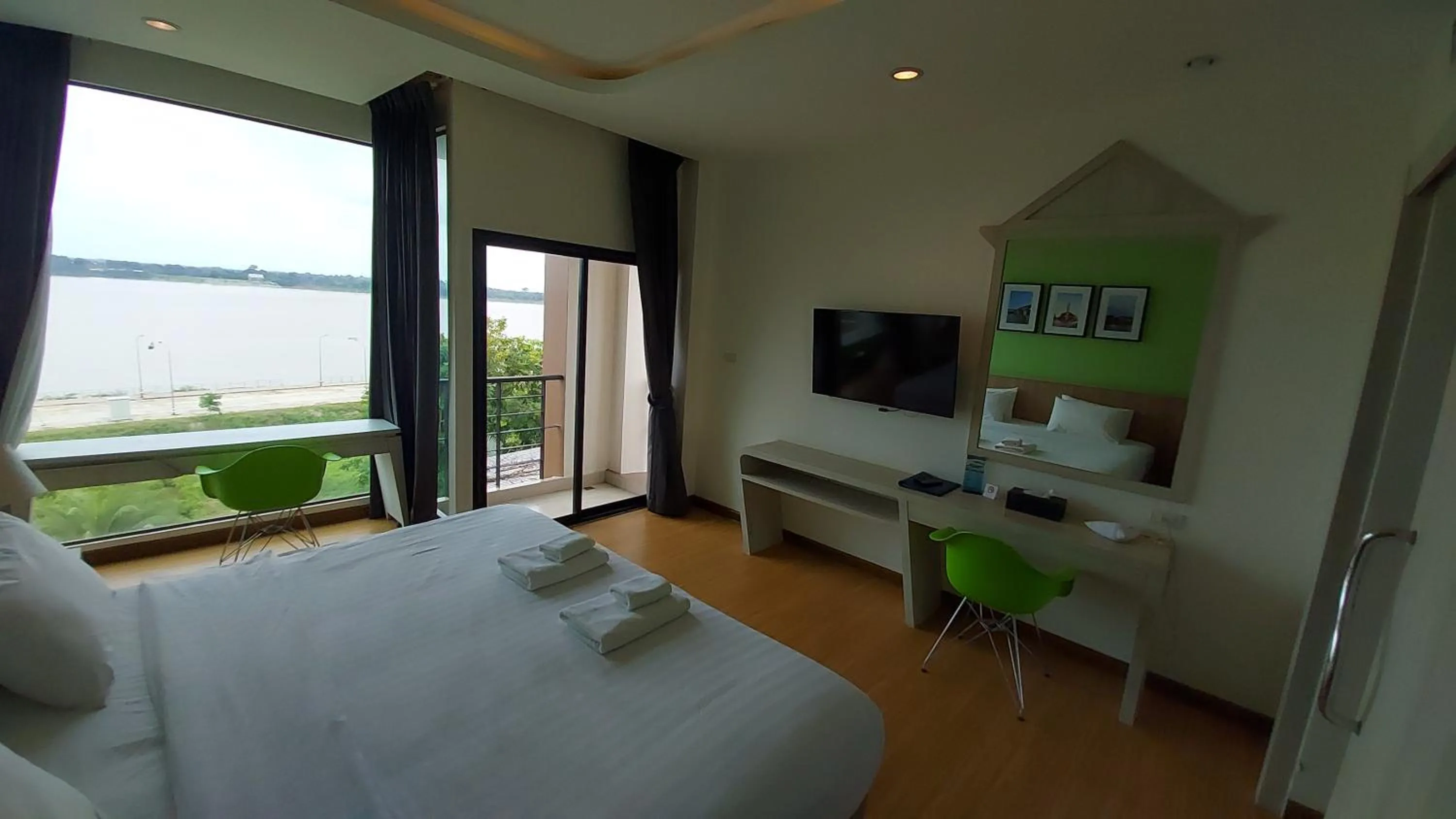 Natural landscape, Bed in The River Hotel