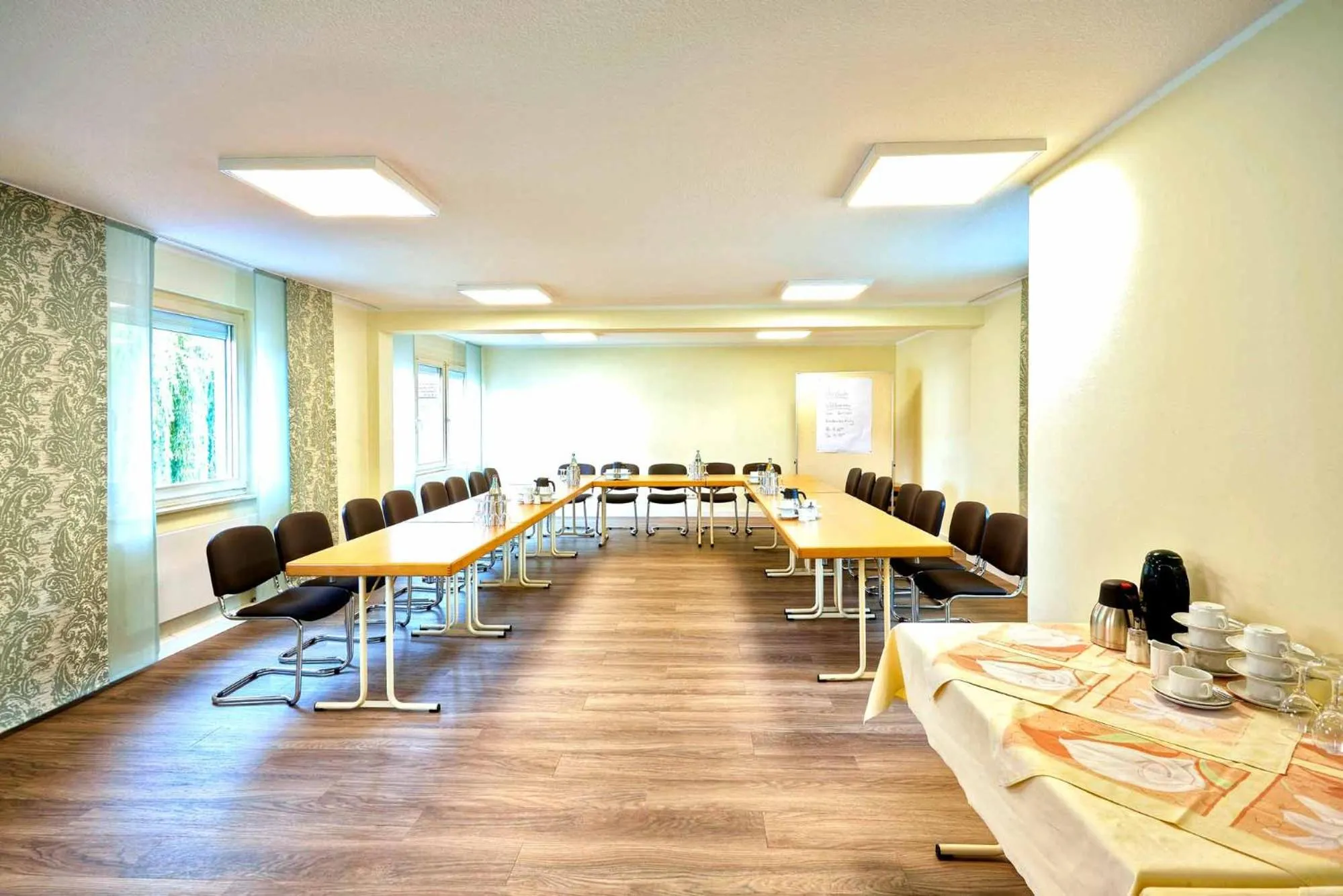 Restaurant/places to eat in Hotel Rennschuh