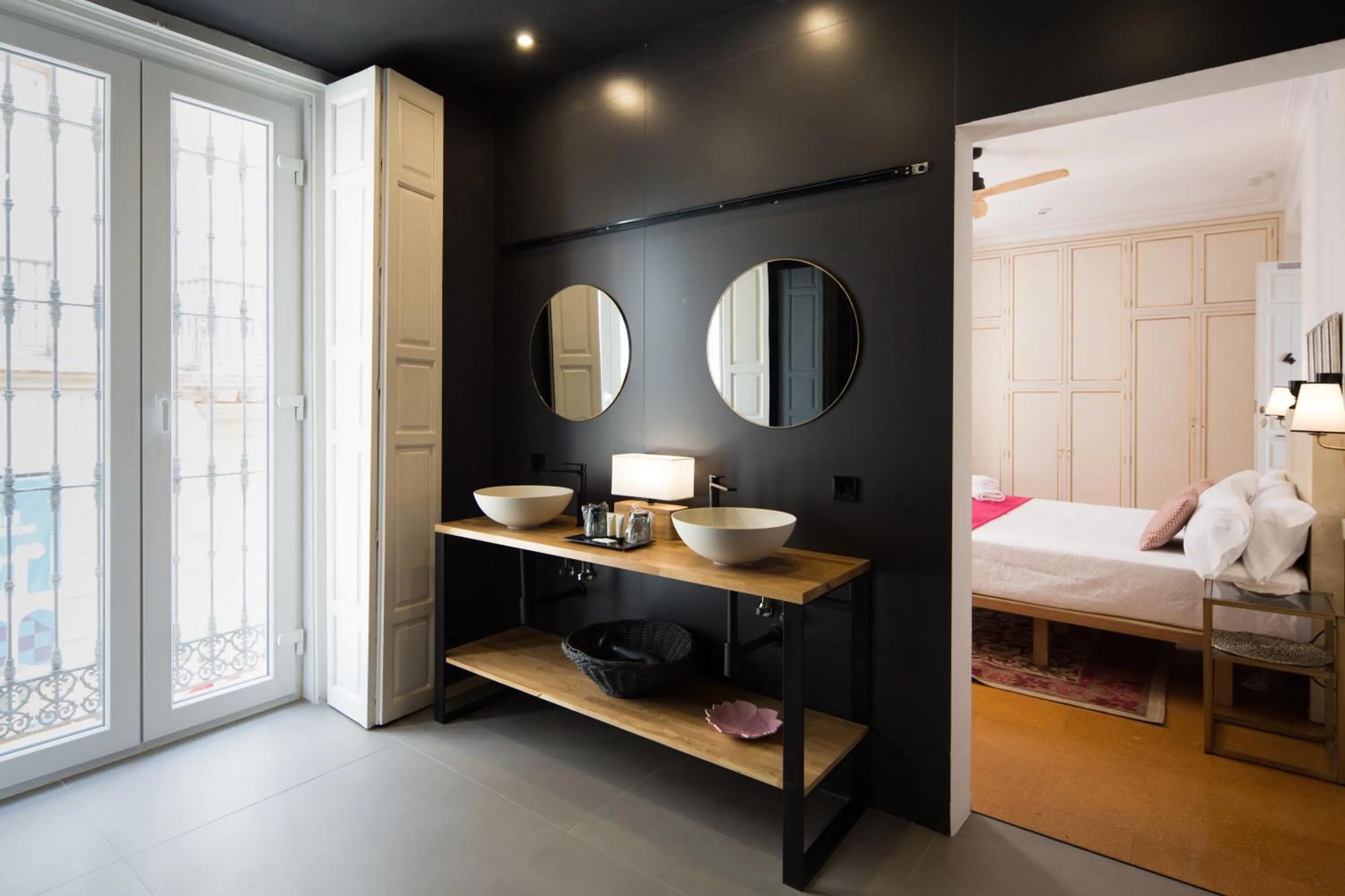 Bathroom, Bed in MDD4 Health Experience Hotel - Adults Only