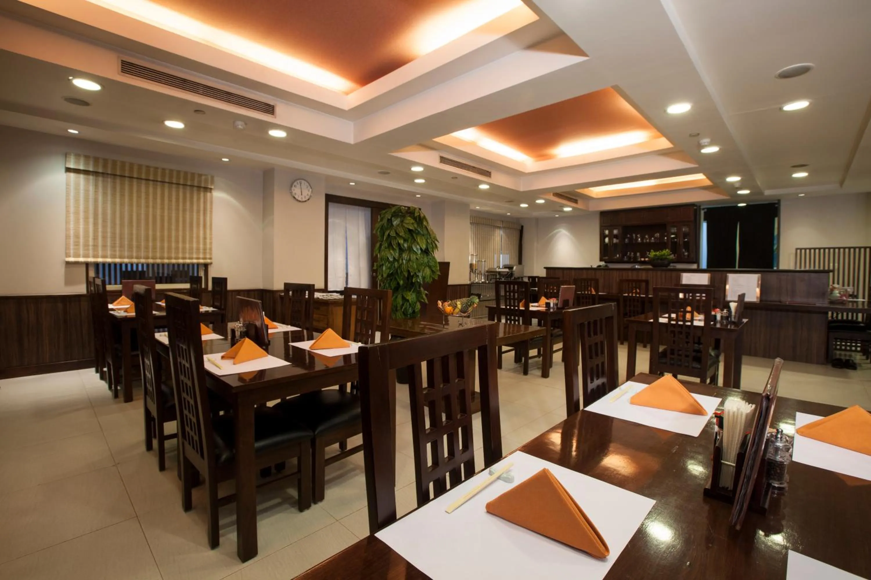 Restaurant/places to eat in Avalon Courtyard Residence Suites