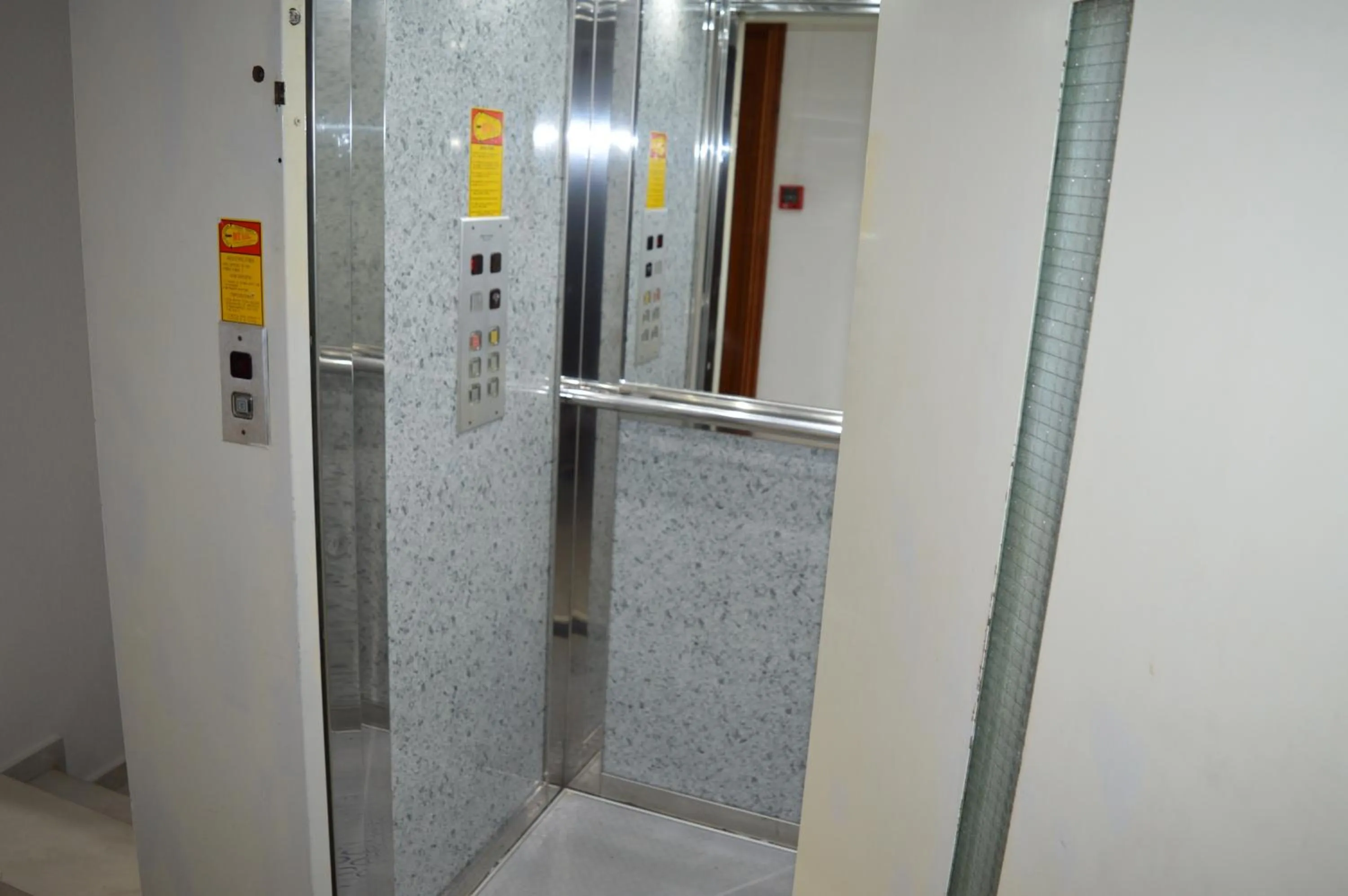 Area and facilities in Galanis Studios and Apartments