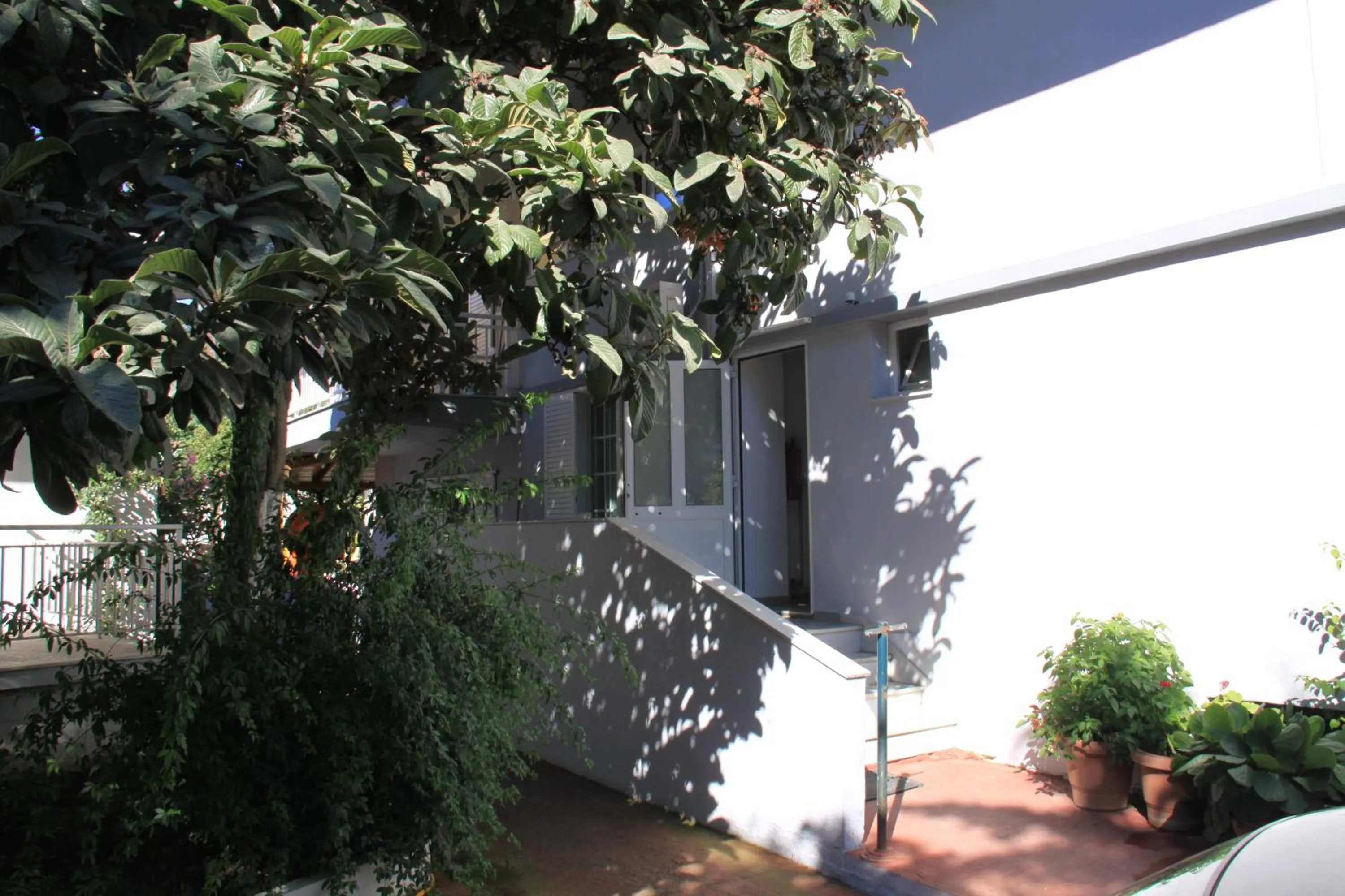 Facade/entrance in Galanis Studios and Apartments