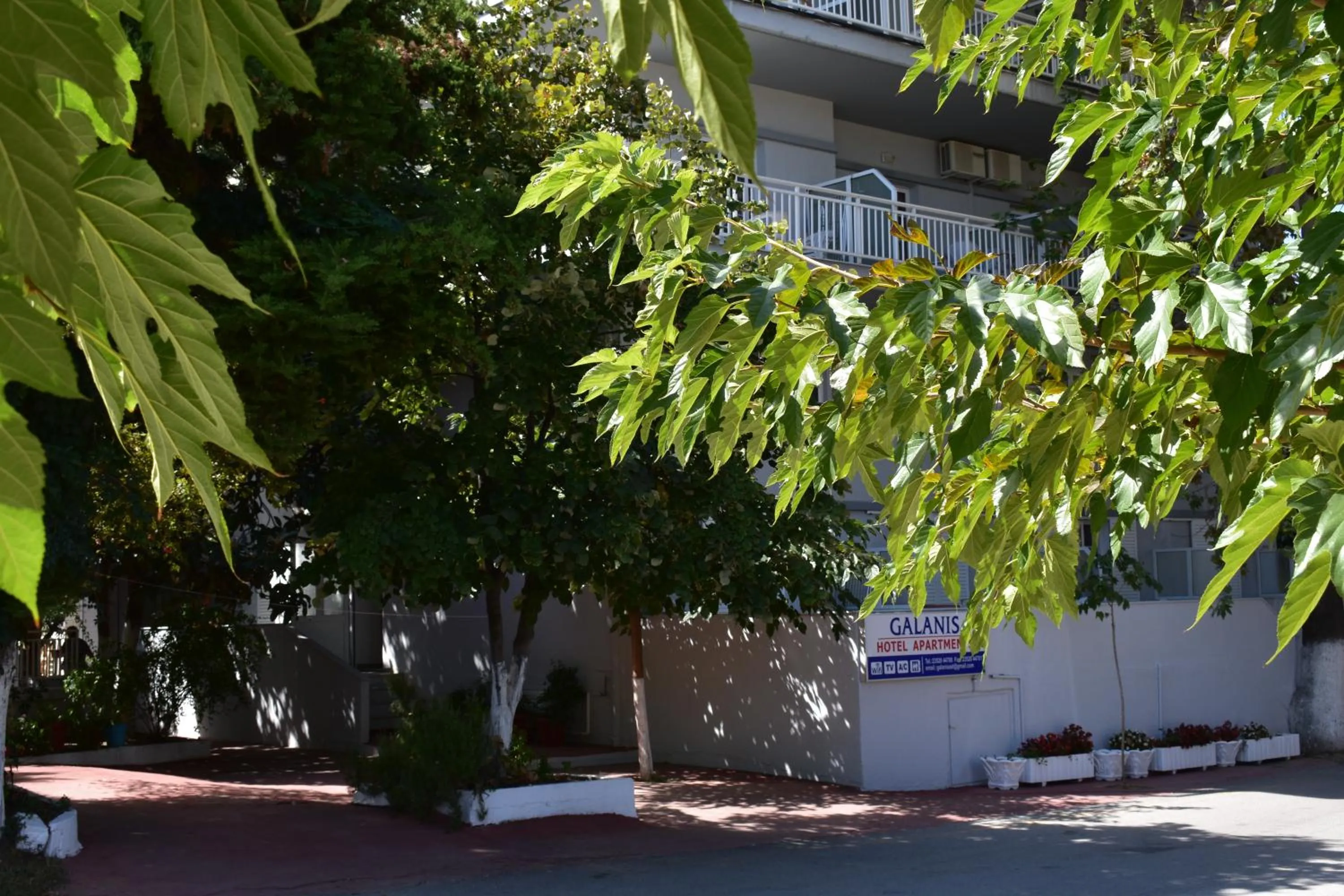 Galanis Studios and Apartments