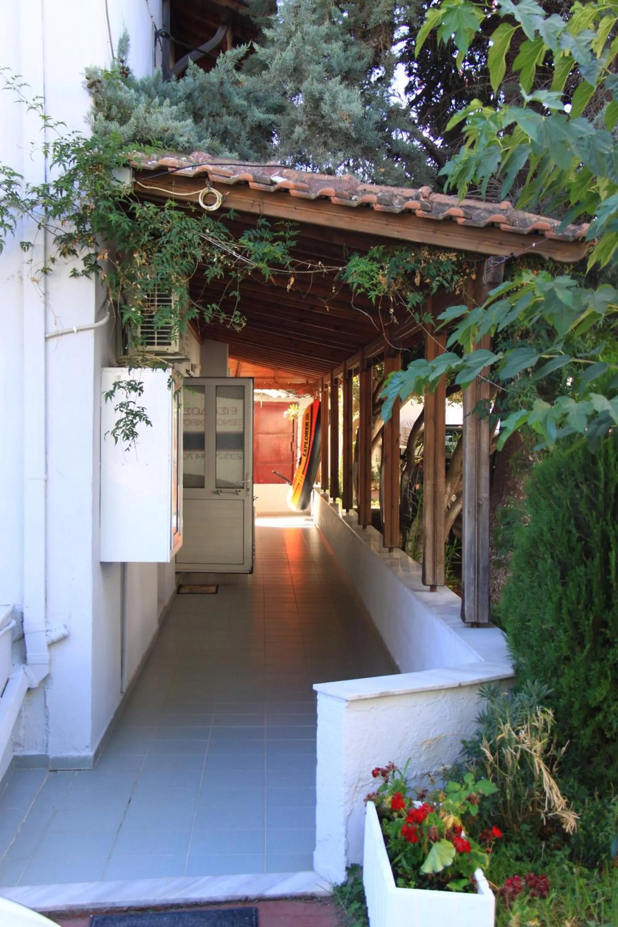 Day in Galanis Studios and Apartments