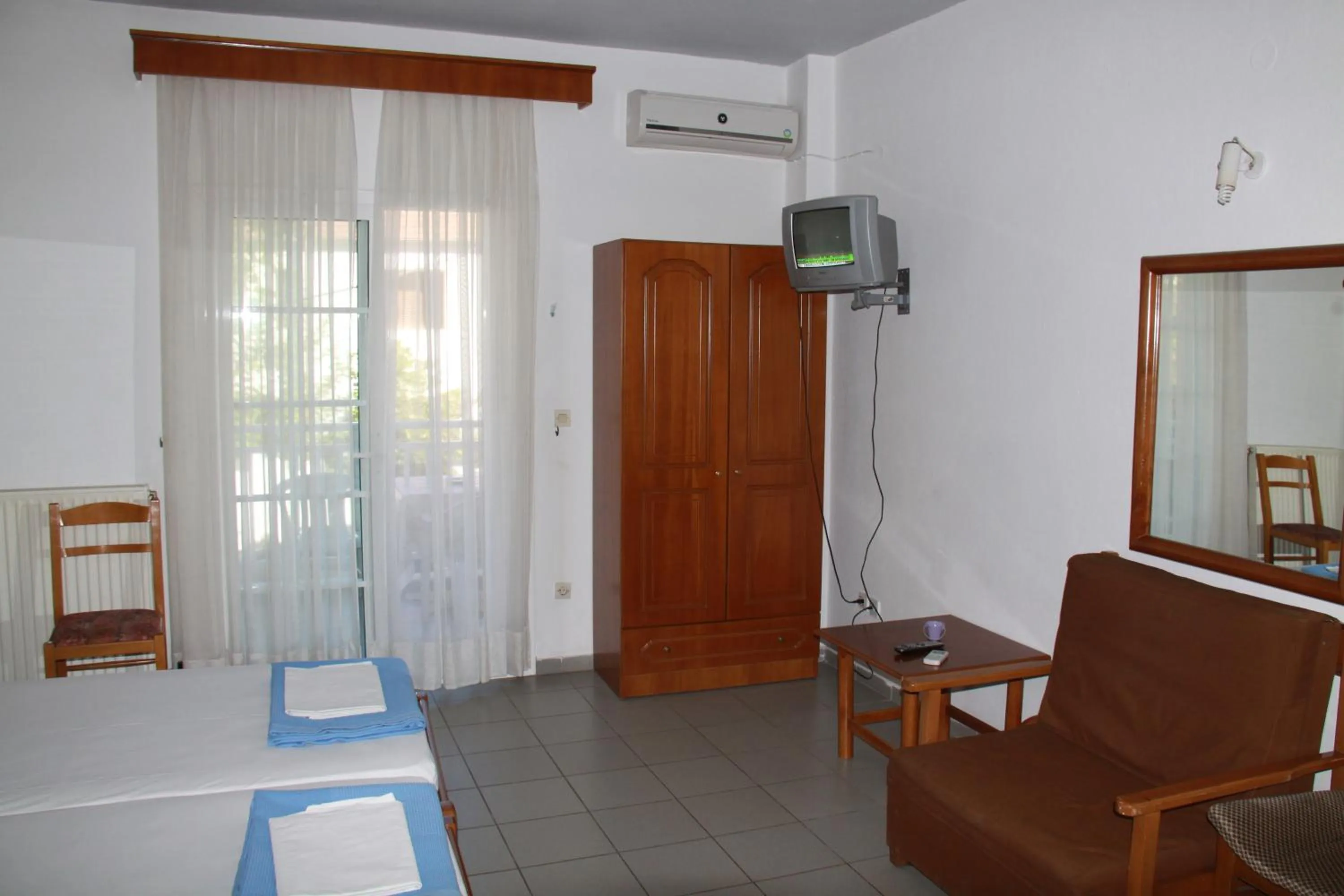 Day in Galanis Studios and Apartments