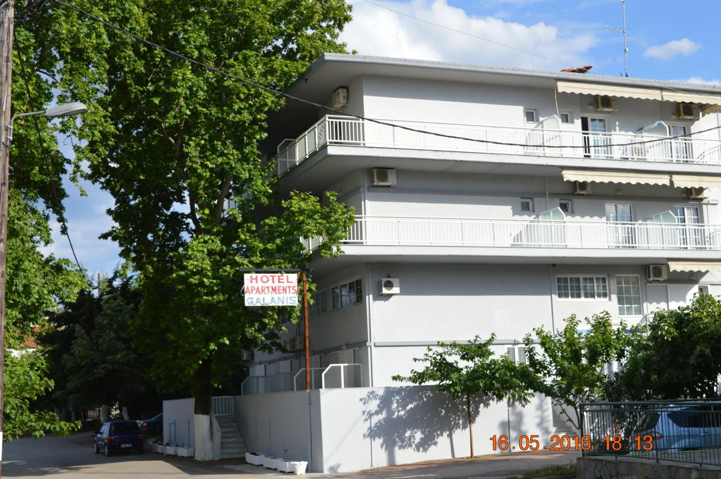 Facade/entrance in Galanis Studios and Apartments