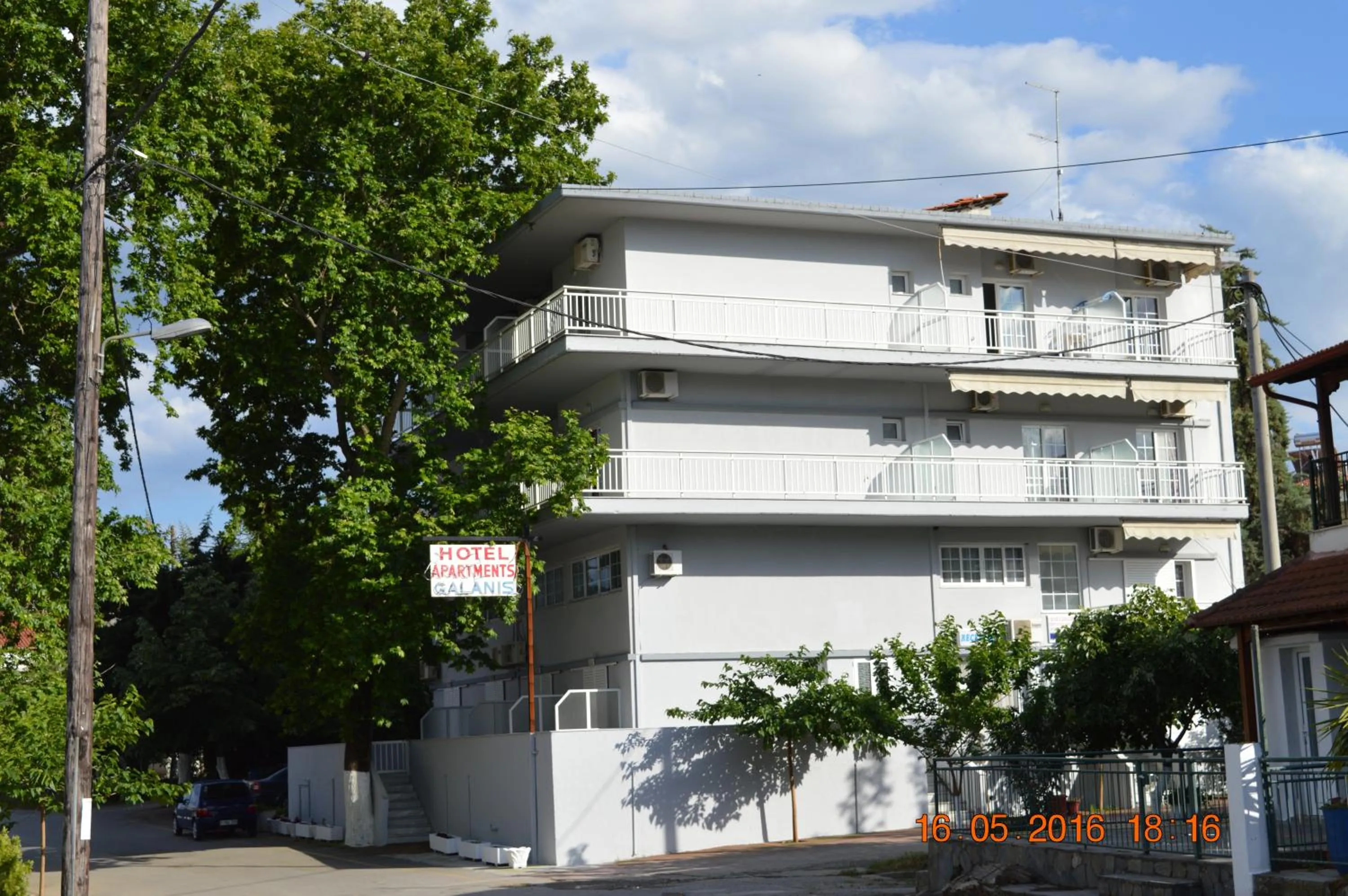 Facade/entrance in Galanis Studios and Apartments