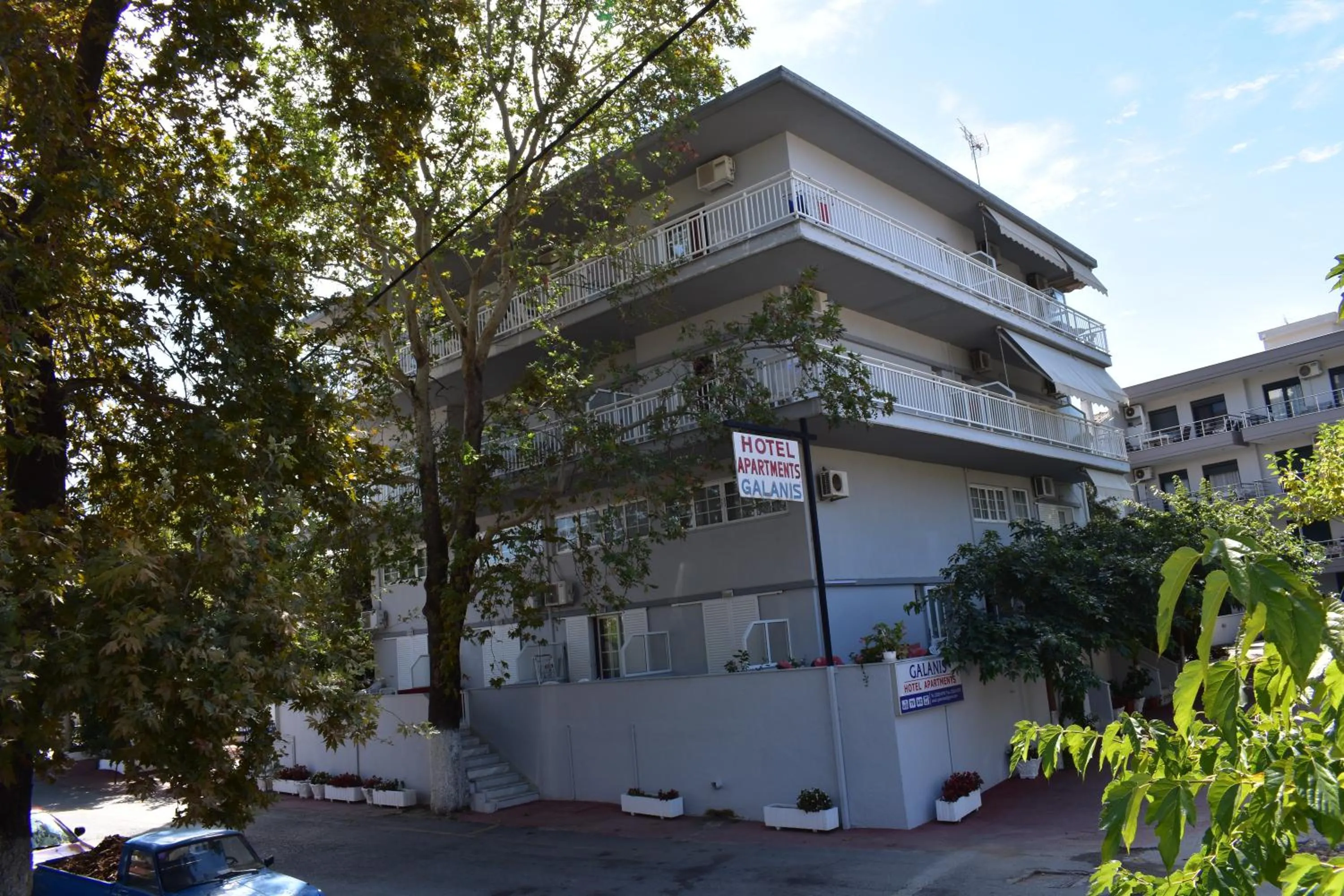 Galanis Studios and Apartments