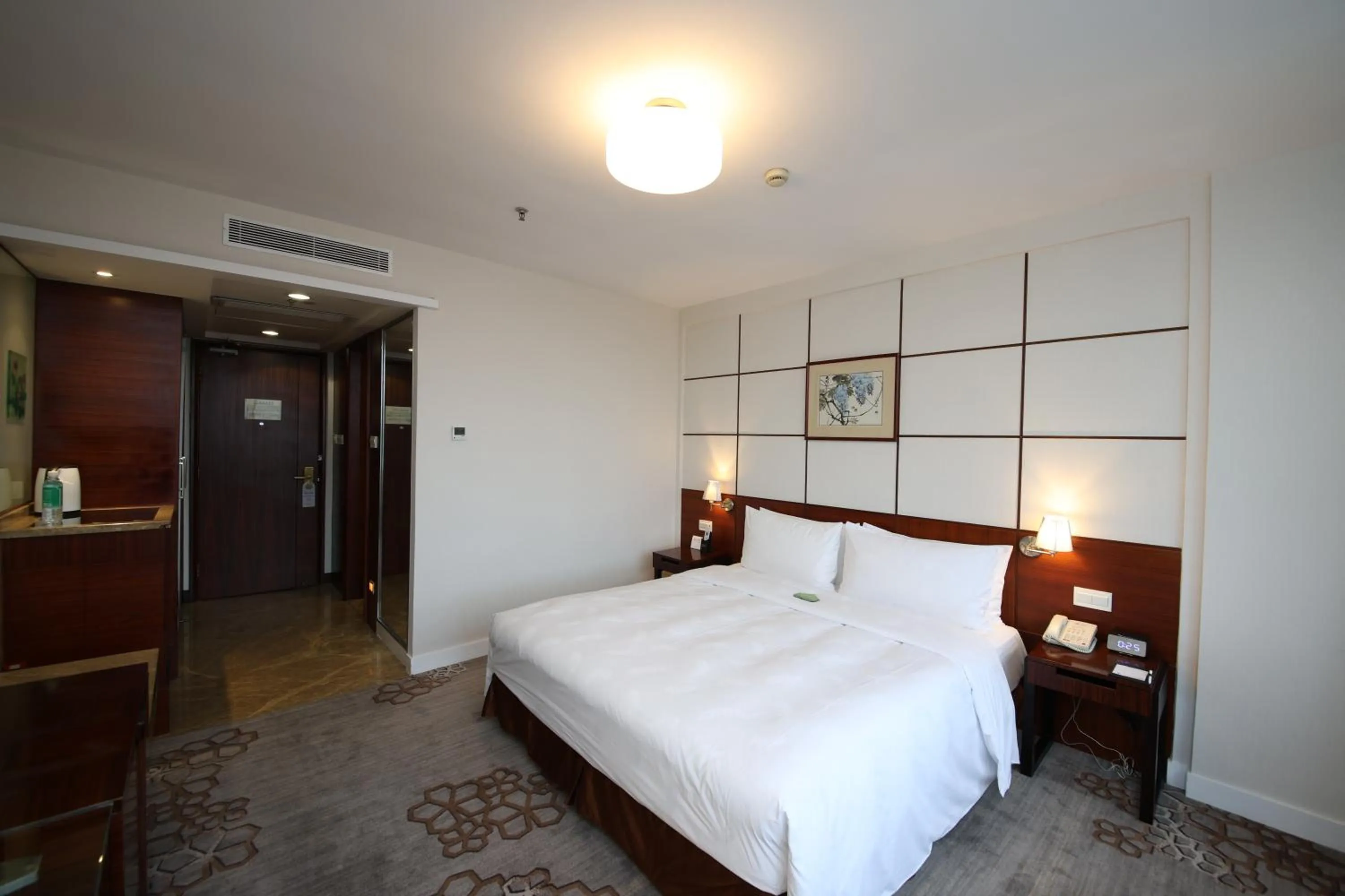 Bed in Liuhua Hotel