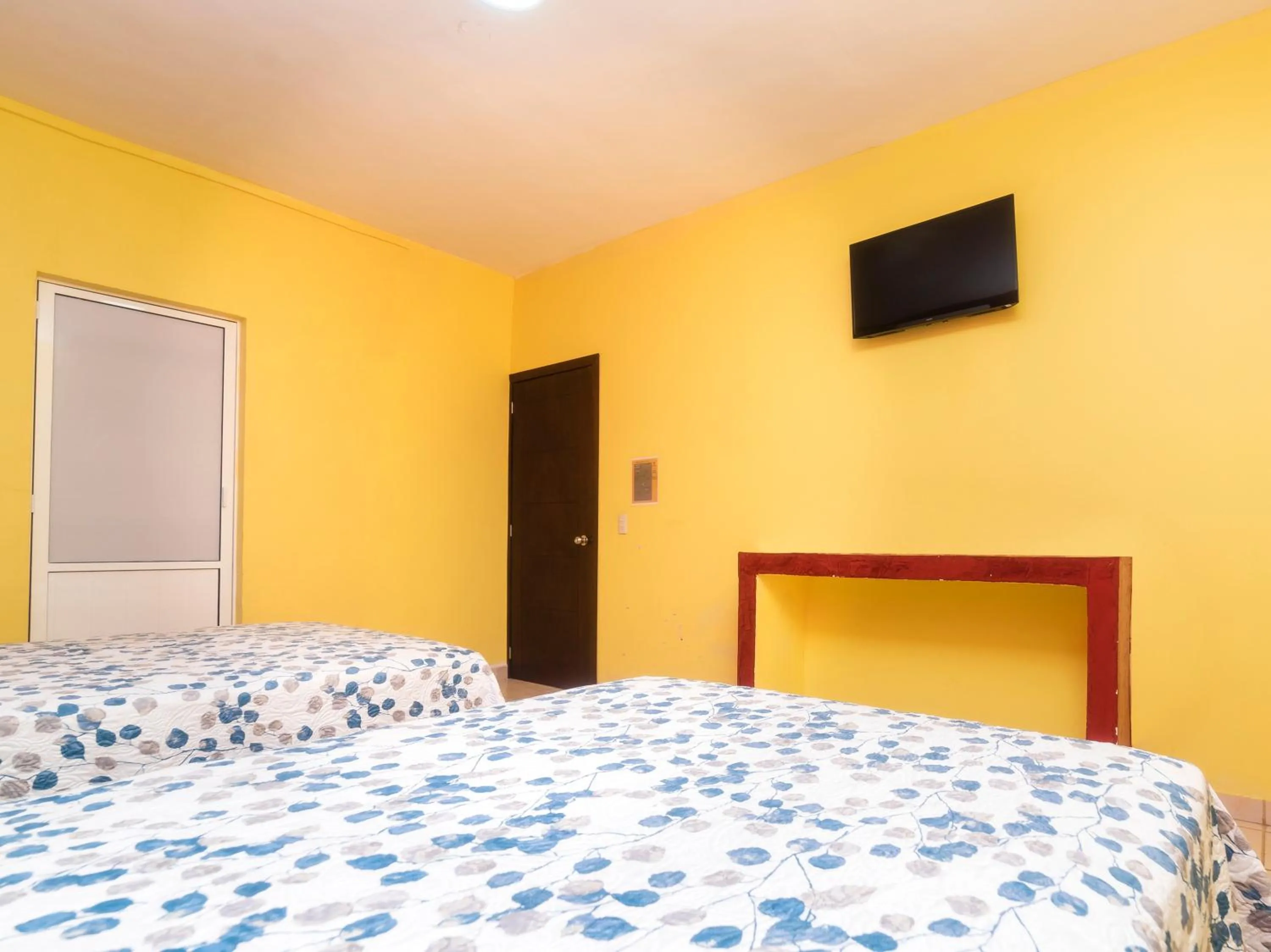 TV and multimedia, Bed in Hotel Santa Cruz