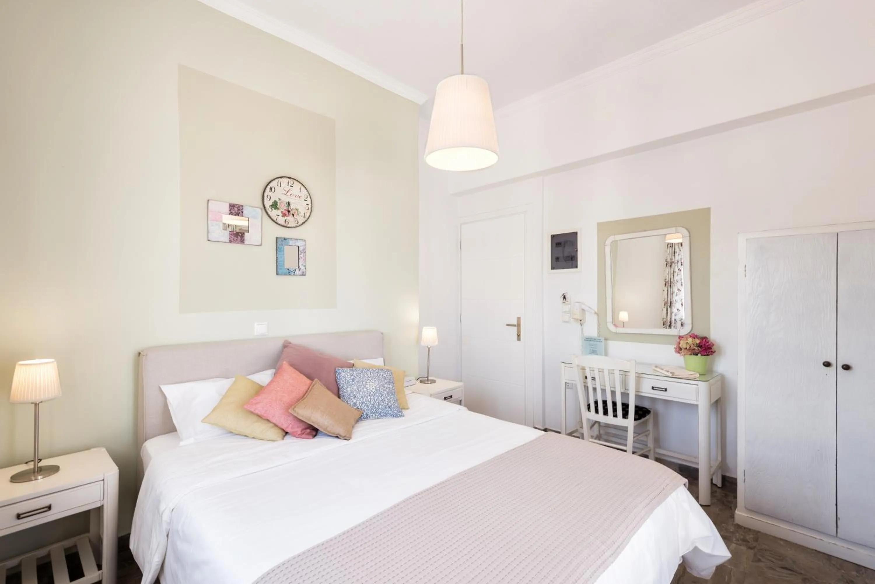 Photo of the whole room, Bed in Hotel Oasis