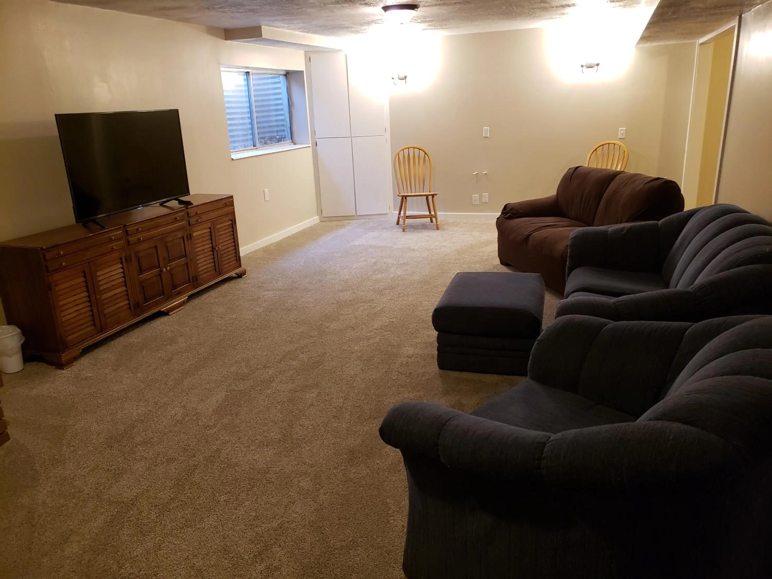 Communal lounge/ TV room in The Orchard