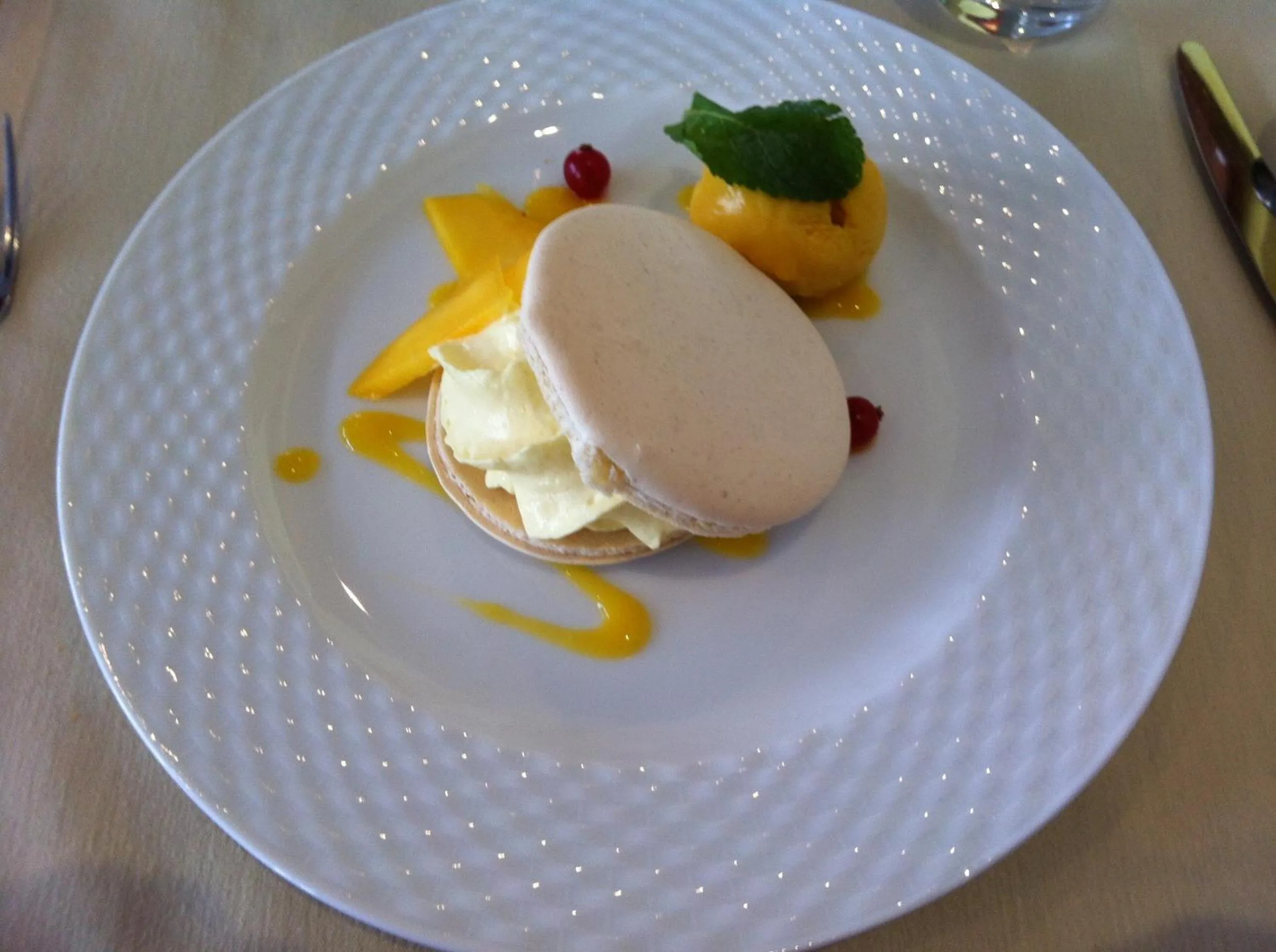 Food and drinks in Hôtellerie Saint Jean