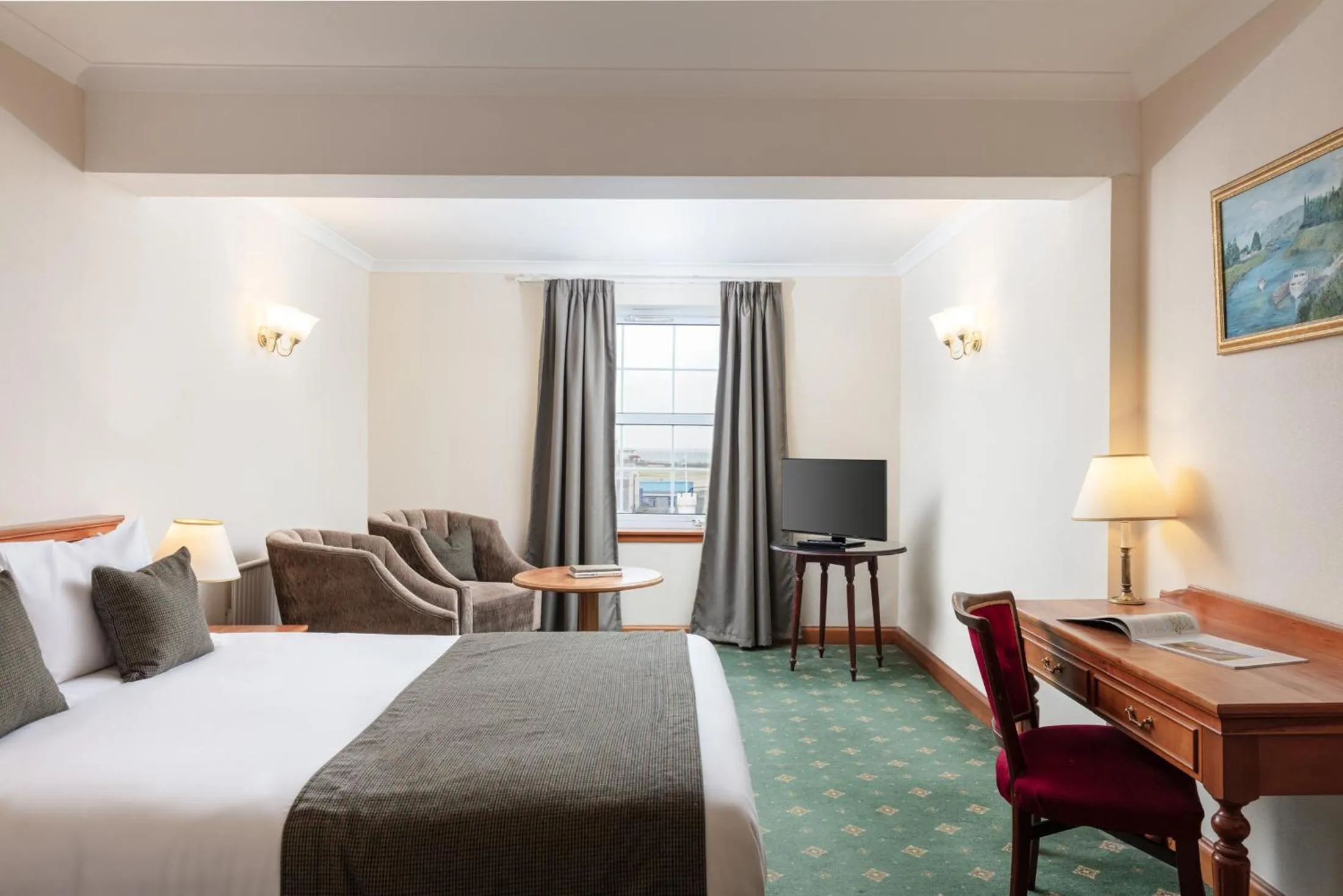 Bedroom, Bed in North West Castle Hotel