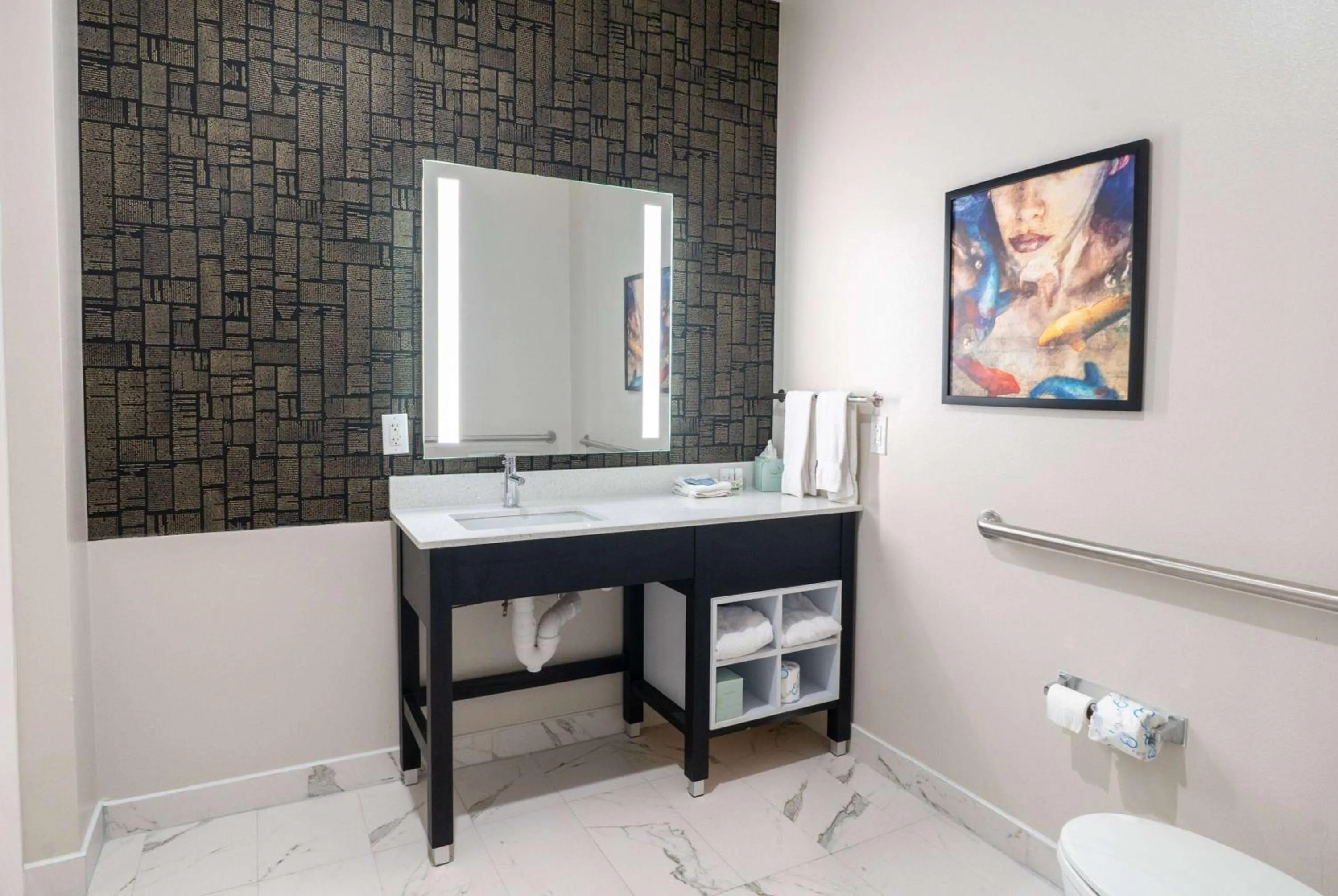 TV and multimedia in La Quinta Inn & Suites by Wyndham Corpus Christi Southeast